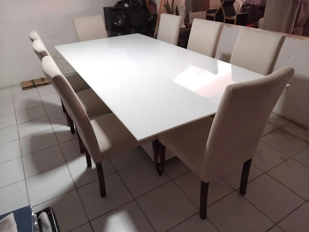 Linda Mesa com 8 cadeiras 