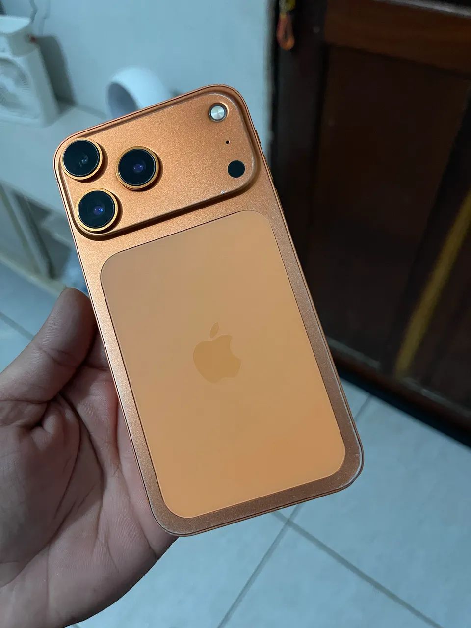 iPhone XR na carcaça do 17 pro - Foto 2