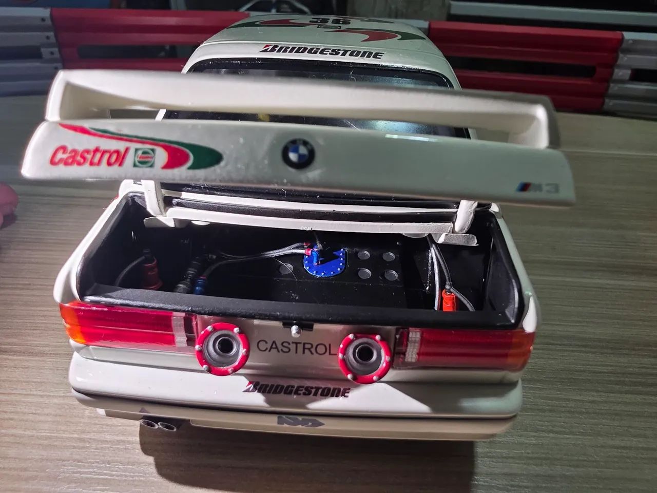 Miniatura 1:18 BMW M3 DTM 1990 Castrol #36 modelo Sample - Hobbies