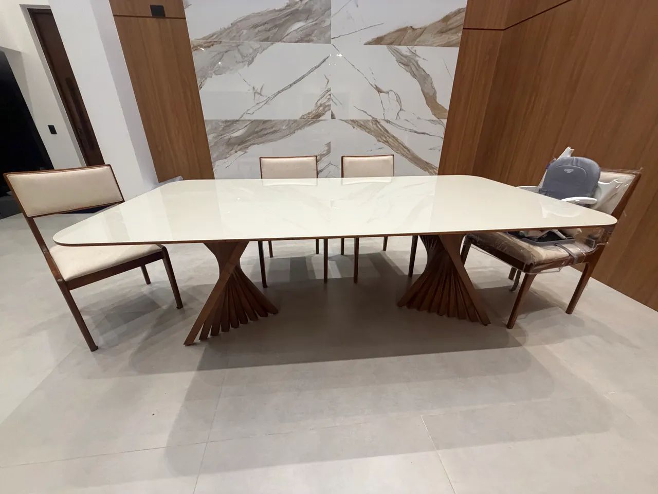 MESA COM 6 CADEIRAS - Foto 3