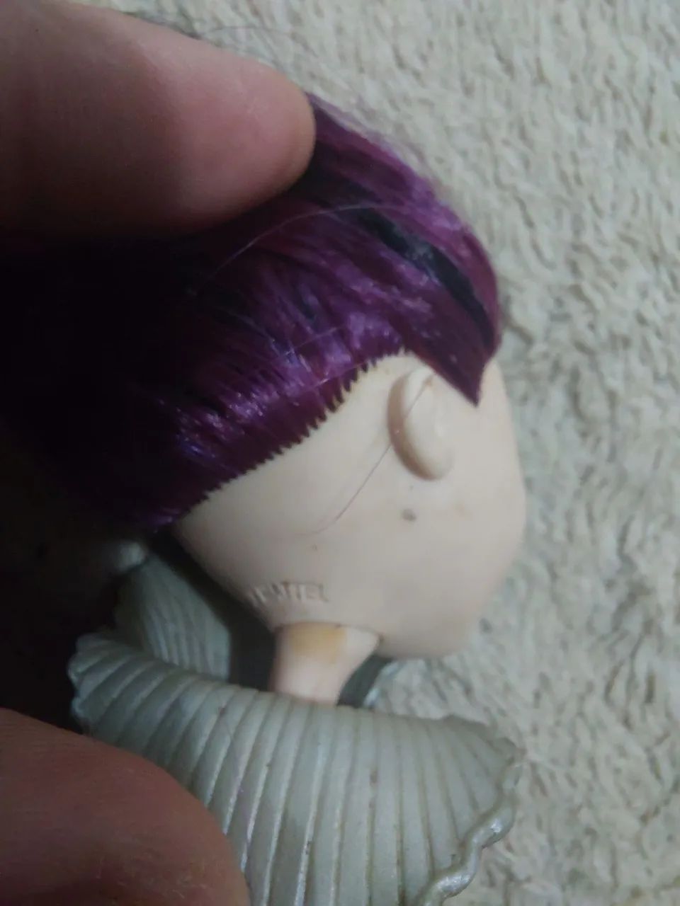 Boneca ever after high com defeito  - Foto 3