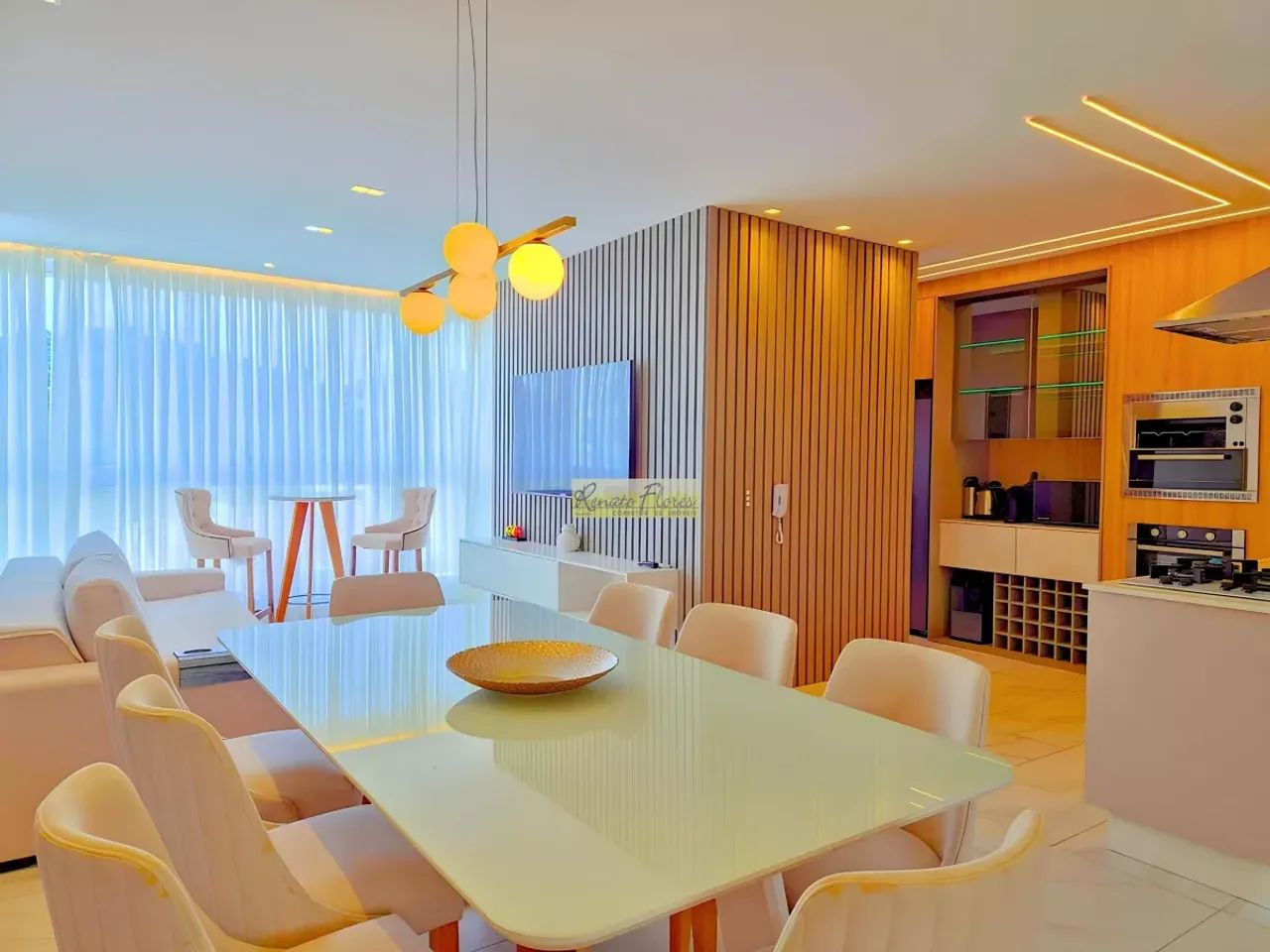Apartamento com 2 suítes - Mobiliado