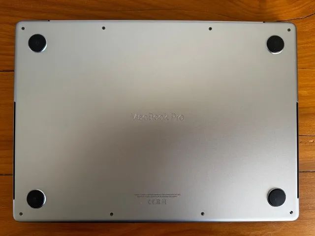 MacBookPro 14インチ M1 16/500GB 14core MacBook Pro M1 2021 (M1/16/500GB) 14 polegadas - Notebooks - Santa