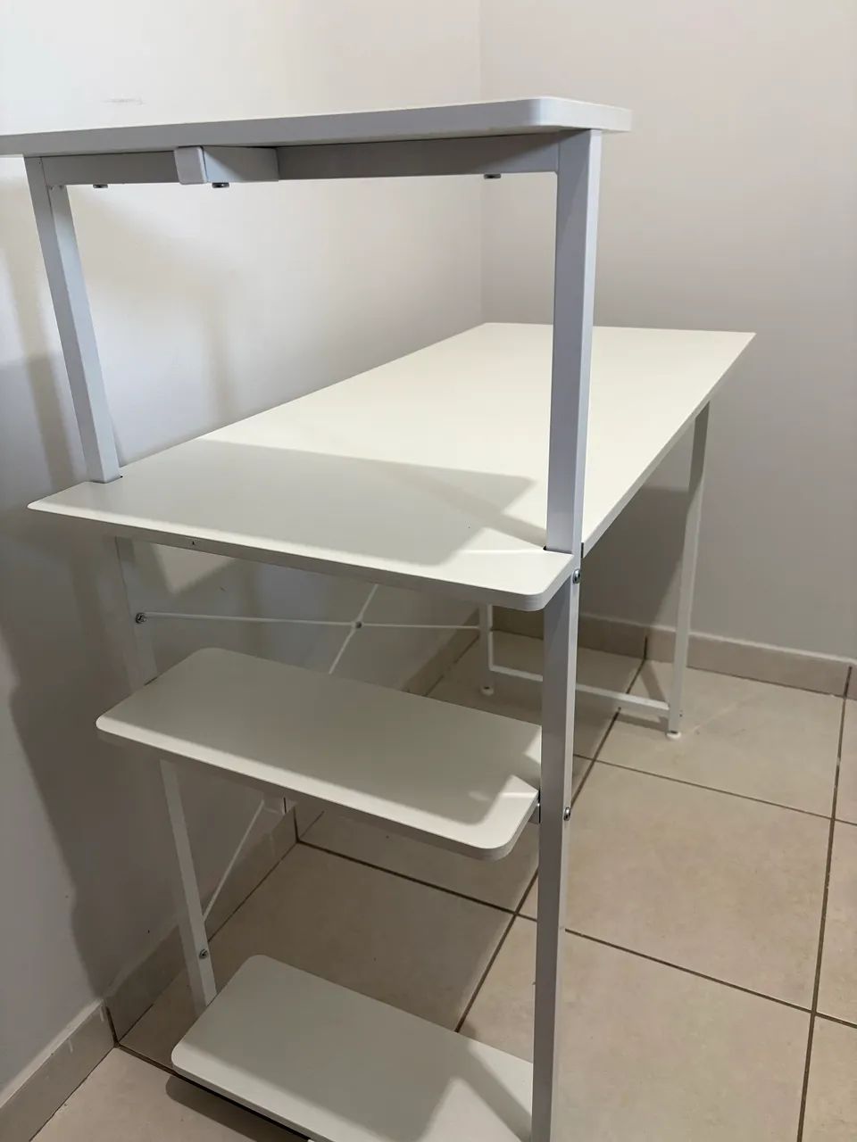 Mesa de escritório com prateleira  - Foto 5