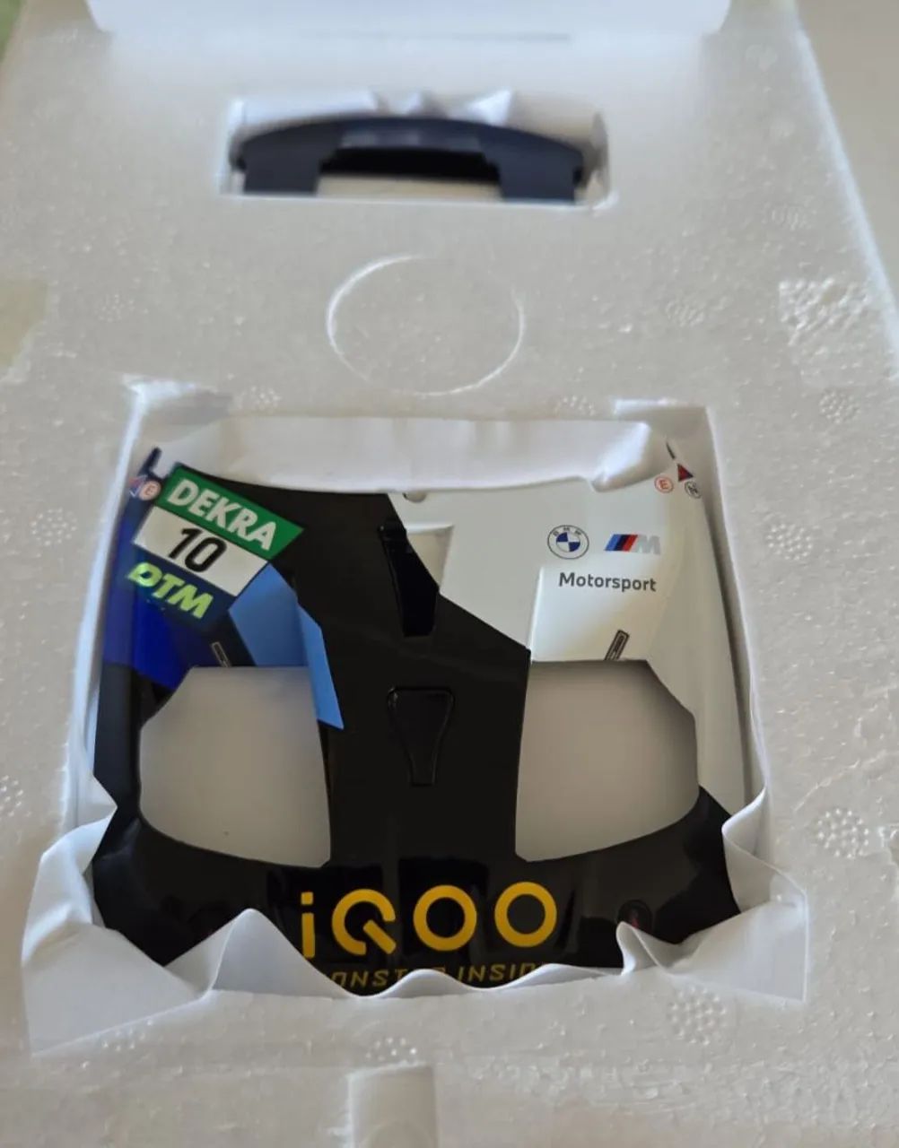 BMW M4 GT3 MINICHAMPS 1:18 - Foto 4