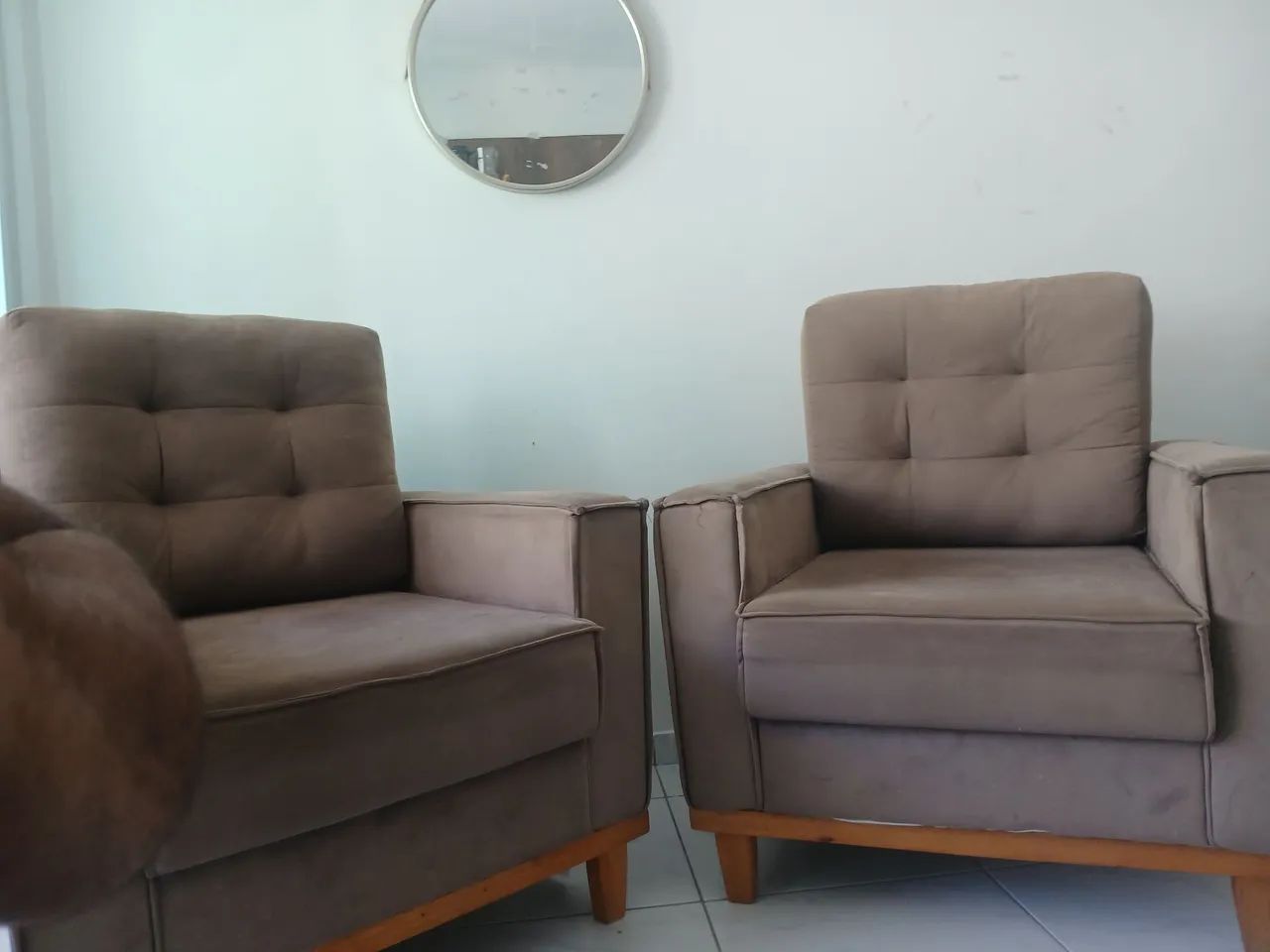 2 Poltrona Sofa Benny Linho Cinza Com Base De Madeira Maciça - Foto 2
