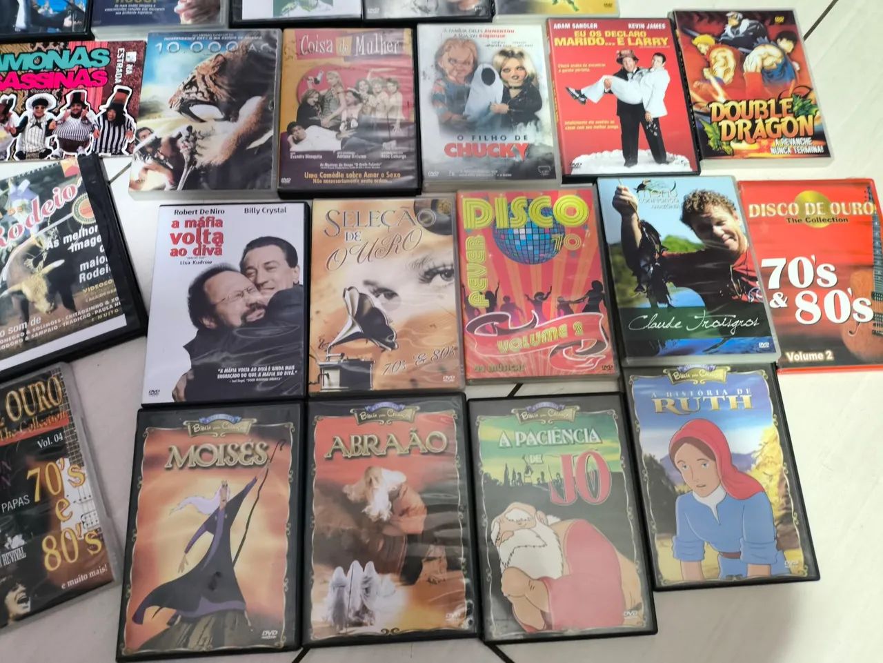 Lote com 42 Dvd de música + filmes  - Foto 2