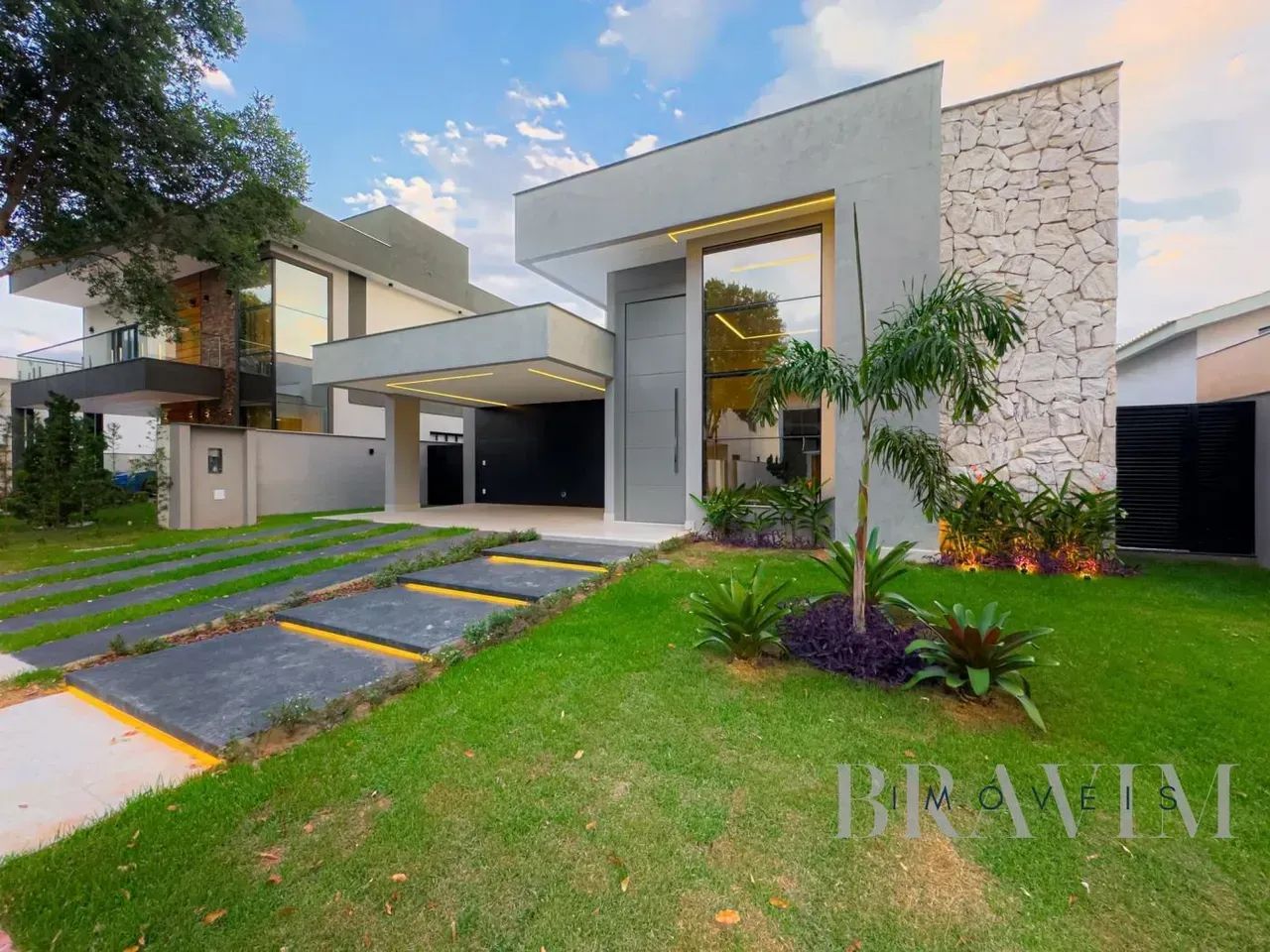 Casa Linear, com 4 quartos e 4 vagas  em ALPHAVILLE JACUHY - Serra - ES - Foto 2