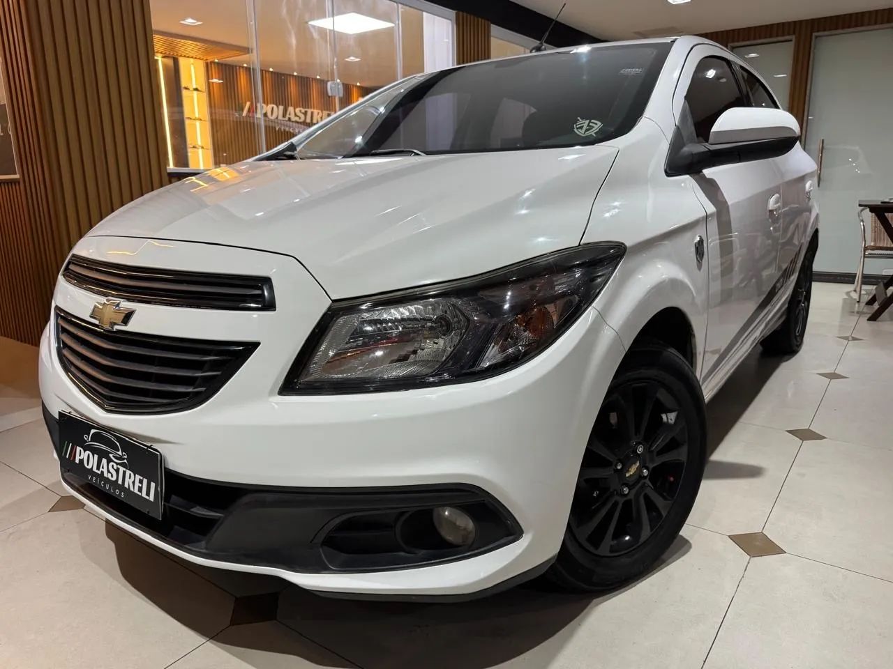 Chevrolet Onix ONIX HATCH SELEÇÃO 1.0 8V Flex 5p Mec. 2015
