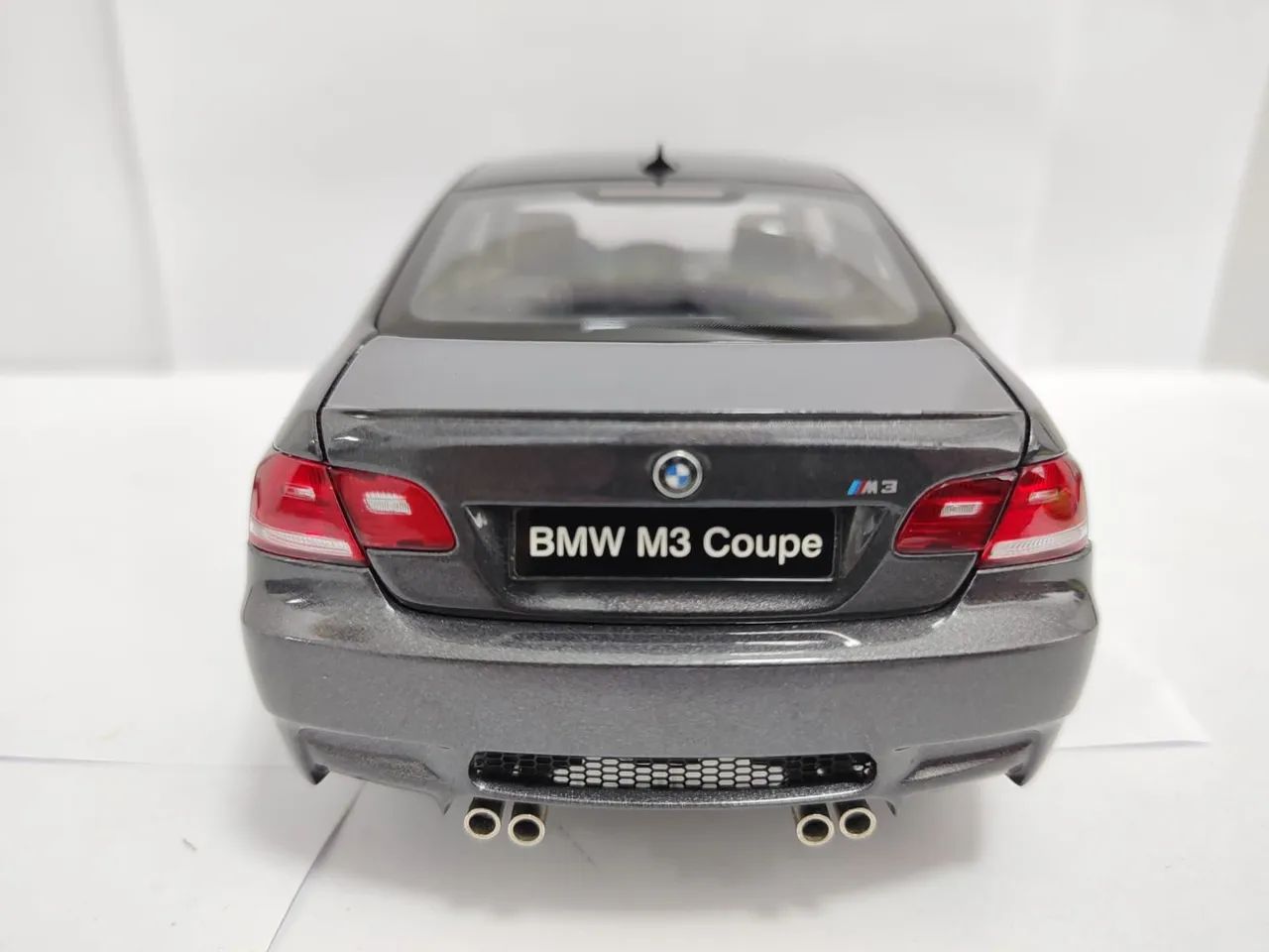 Miniatura BMW M3 Coupê E92 1/18 - Foto 4