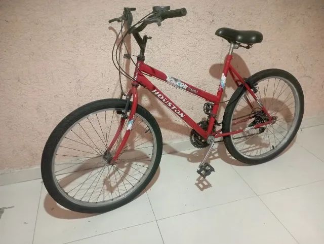 Vendo bicicleta aro 26 com marchas  - Foto 3