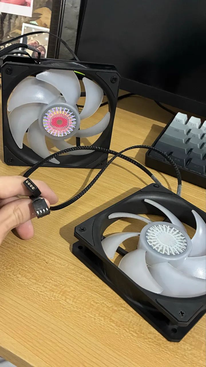 Ventoinhas RBG e 1 ARGB, sentido normal de ar  - Foto 4