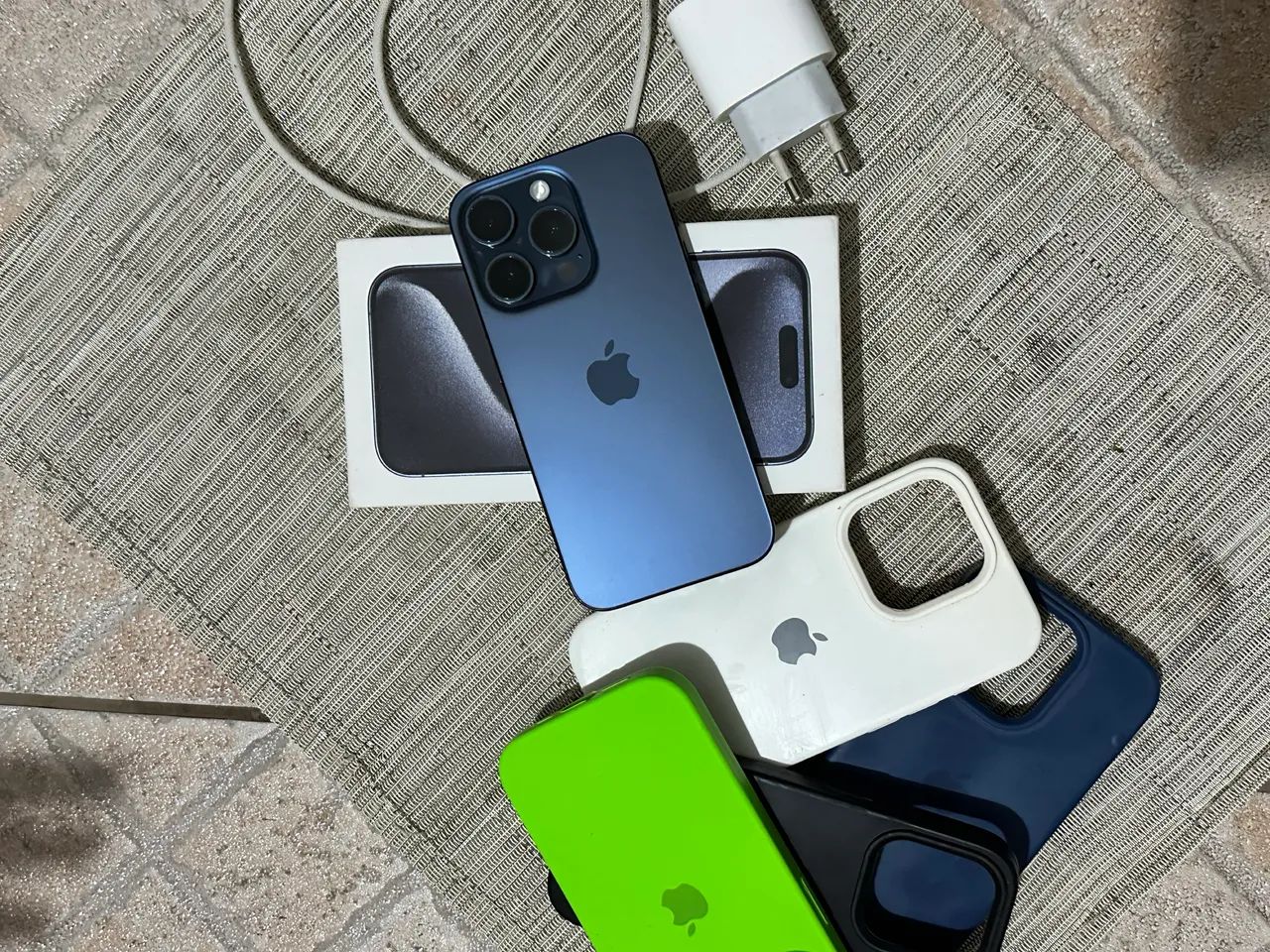 iPhone 15Pro 256Gb Azul Titanium - Celulares e Smartphones