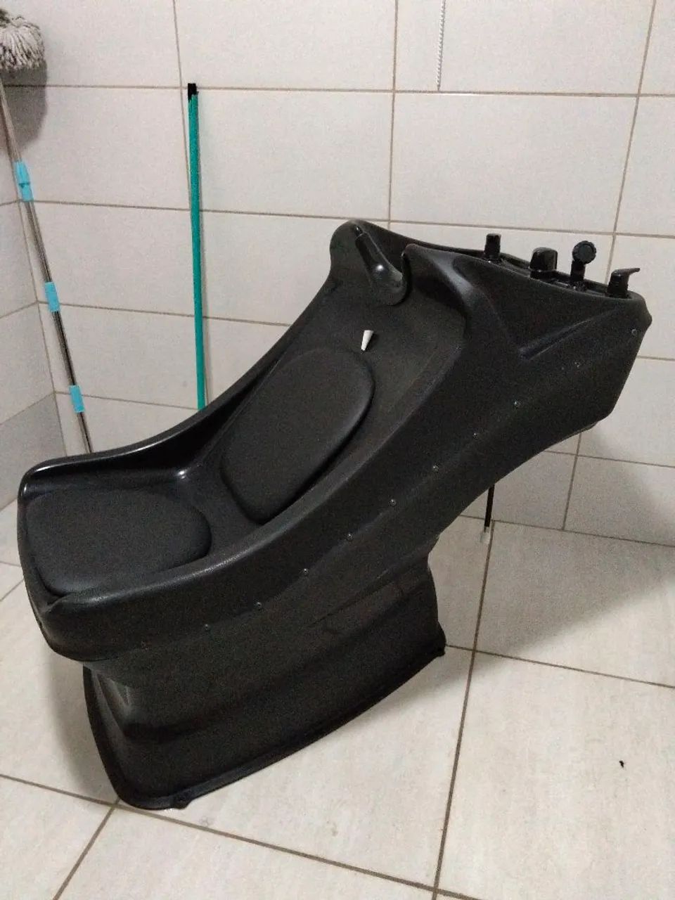 Lavatório novo já vem com a ducha ? e suporte de shampoo e condicionador - Foto 3