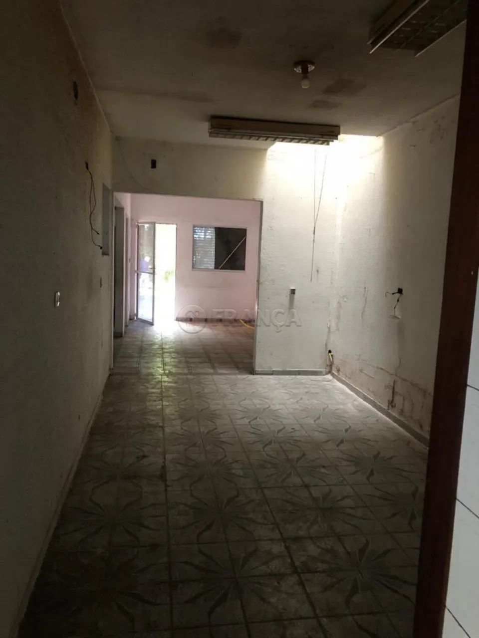 PONTO COMERCIAL REGIÃO CENTRAL DE JACAREÍ - Foto 4