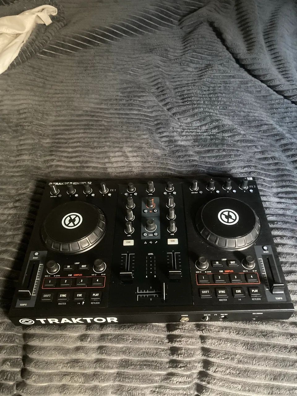 Controladora DJ Traktor S2
