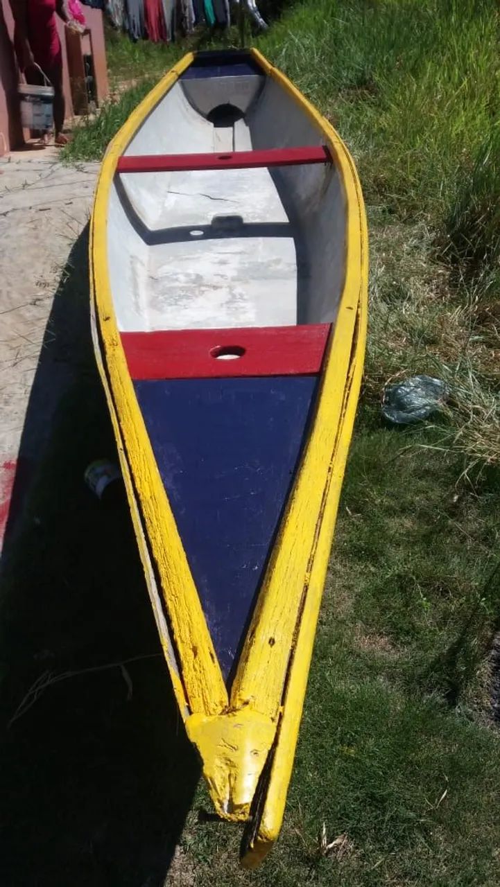 Vende-se barco com motor 