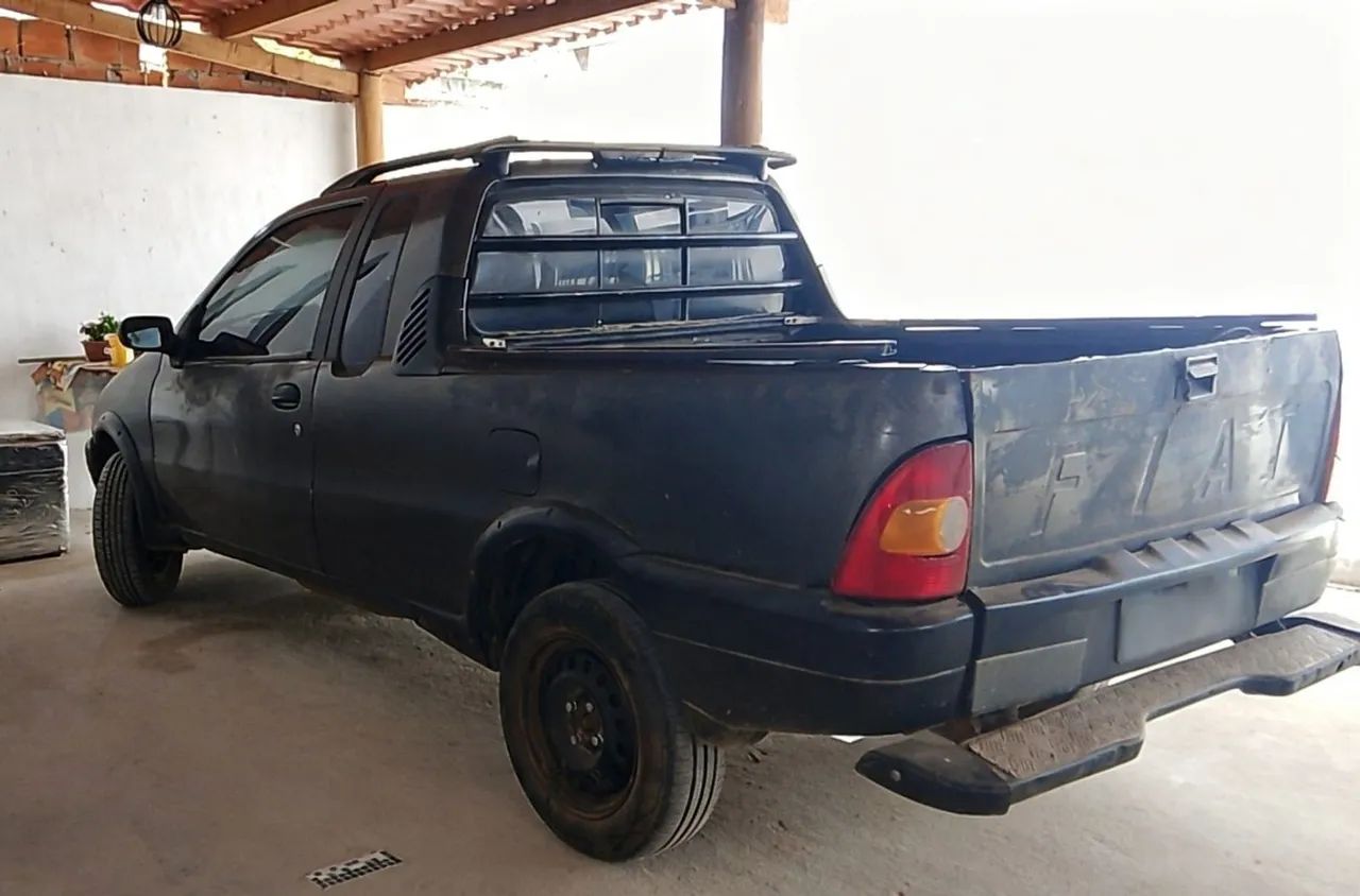 Fiat Strada Working 1.5 MPI 8V CE (álcool) 2000