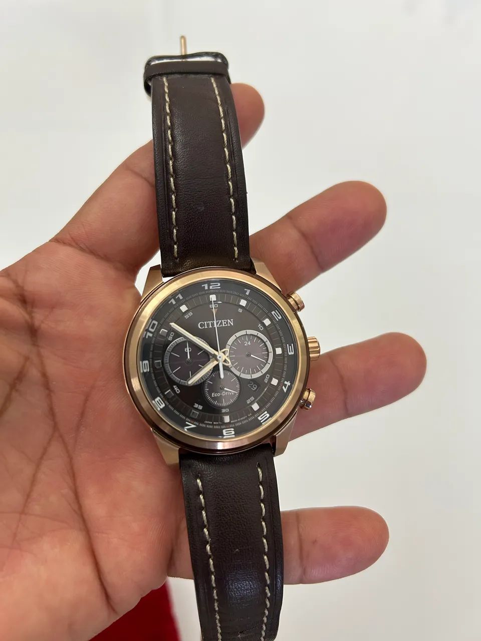 Citizen Eco-Drive Chronograph (modelo CA4037-01W) com caixa em tom de ouro rosa 