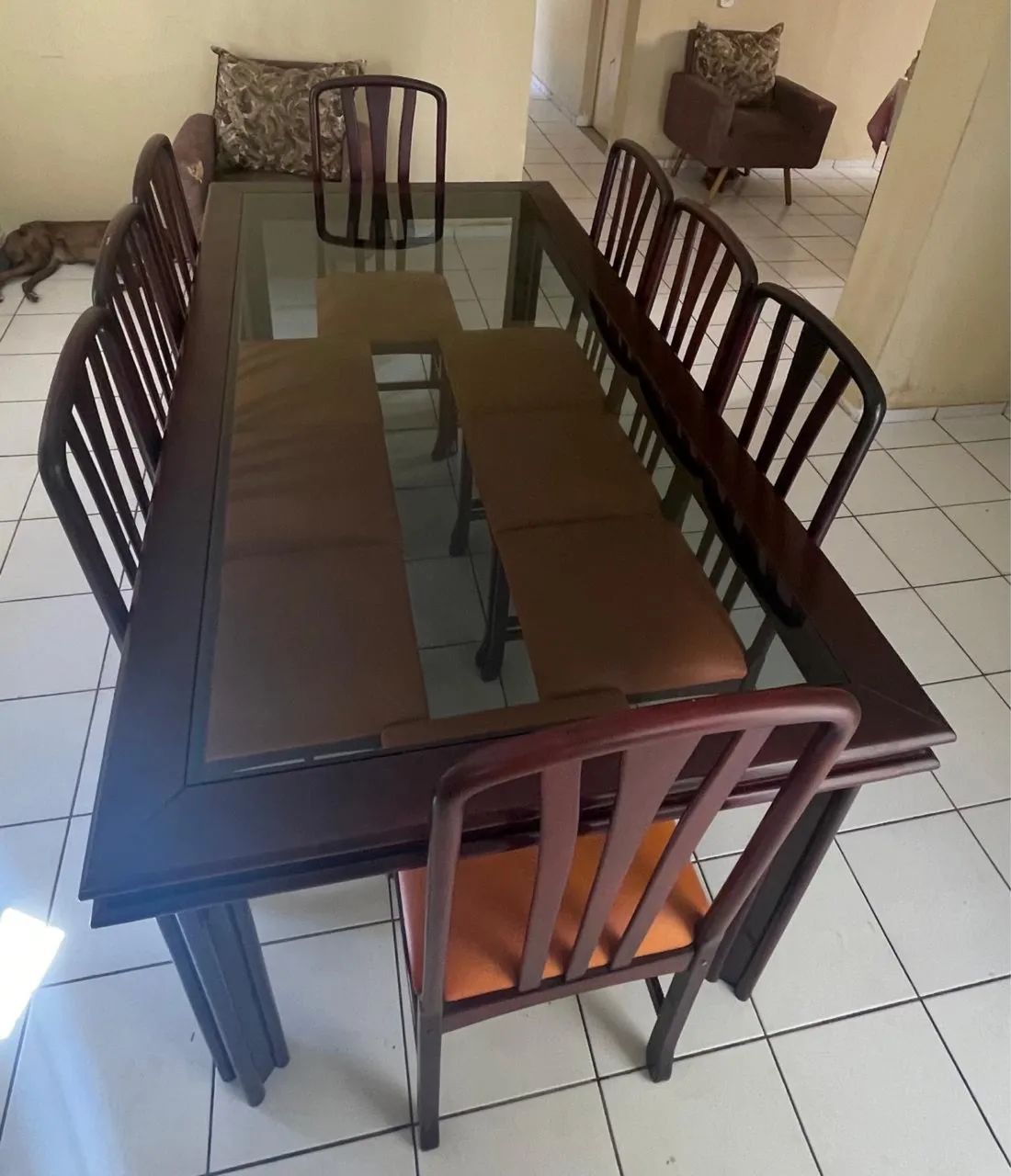 Mesa de jantar mais 8 cadeiras!