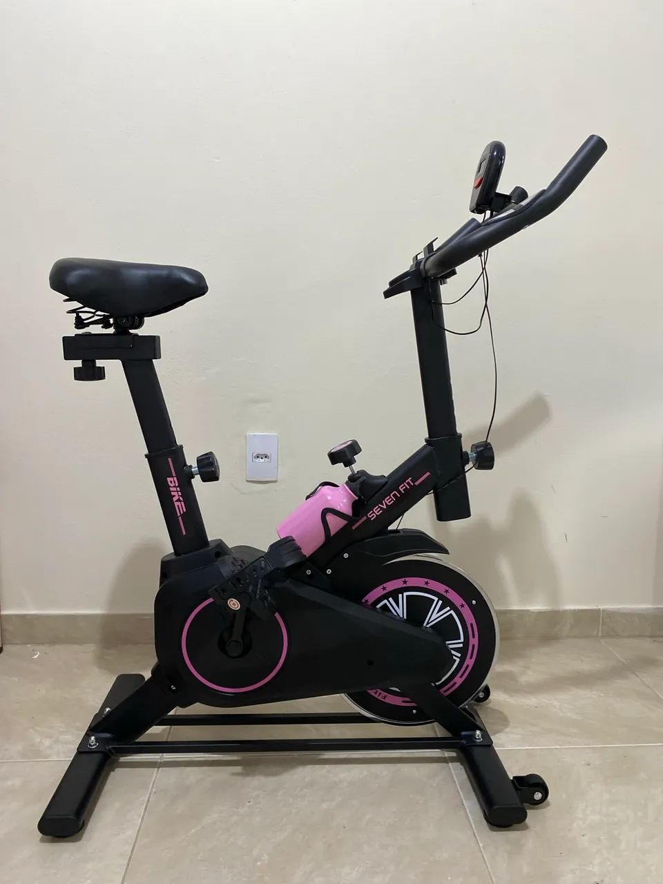 VENDO BICICLETA ERGOMÉTRICA NOVA - Foto 2