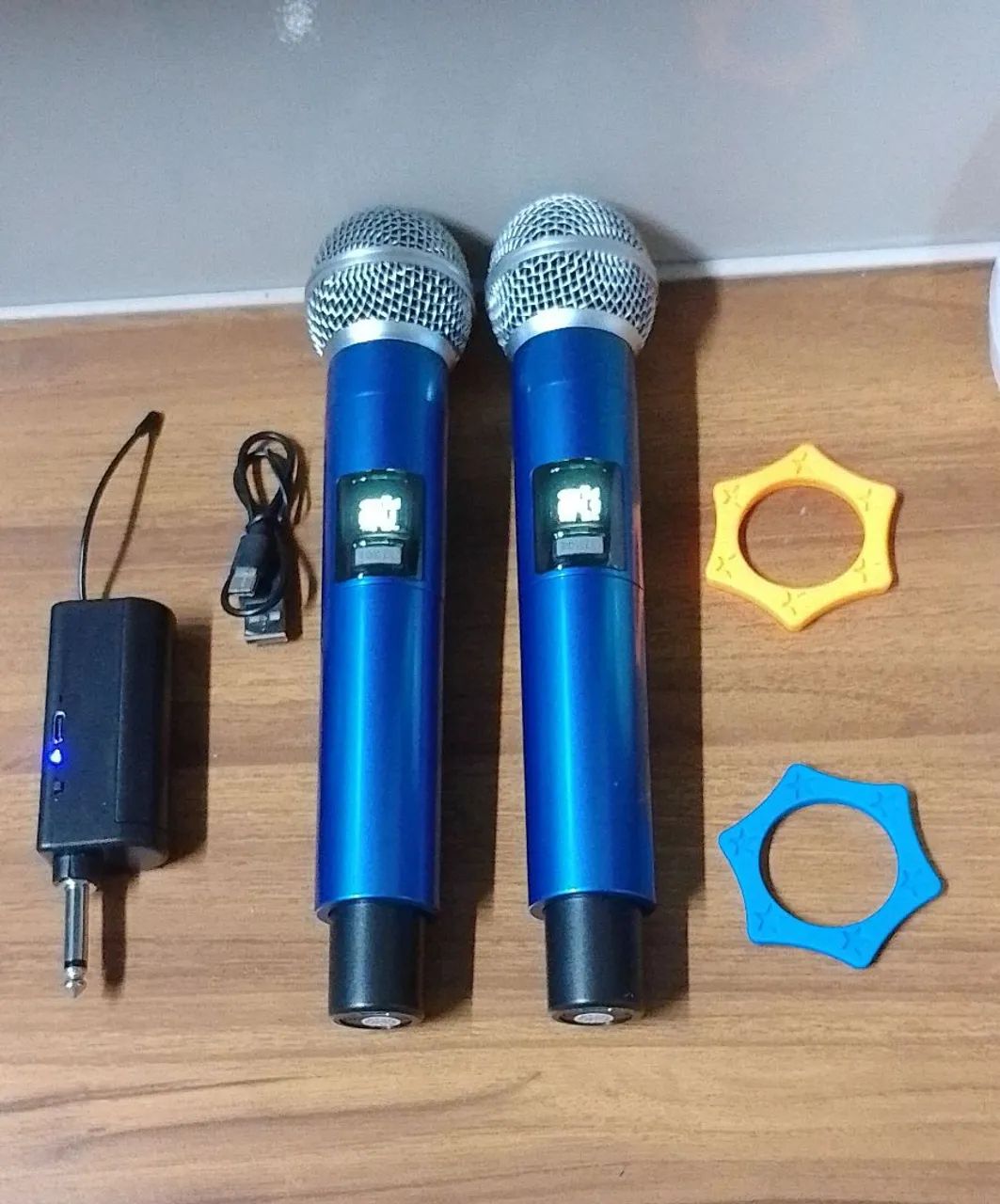 Microfone sem fio UHF profissional bateria recarregável  - Foto 2