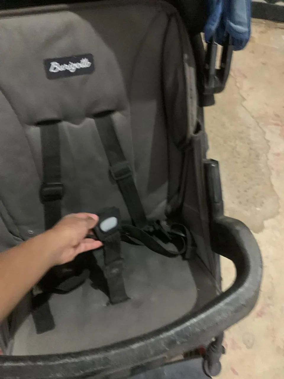 Carrinho de bebê Burigotto azul  - Foto 4