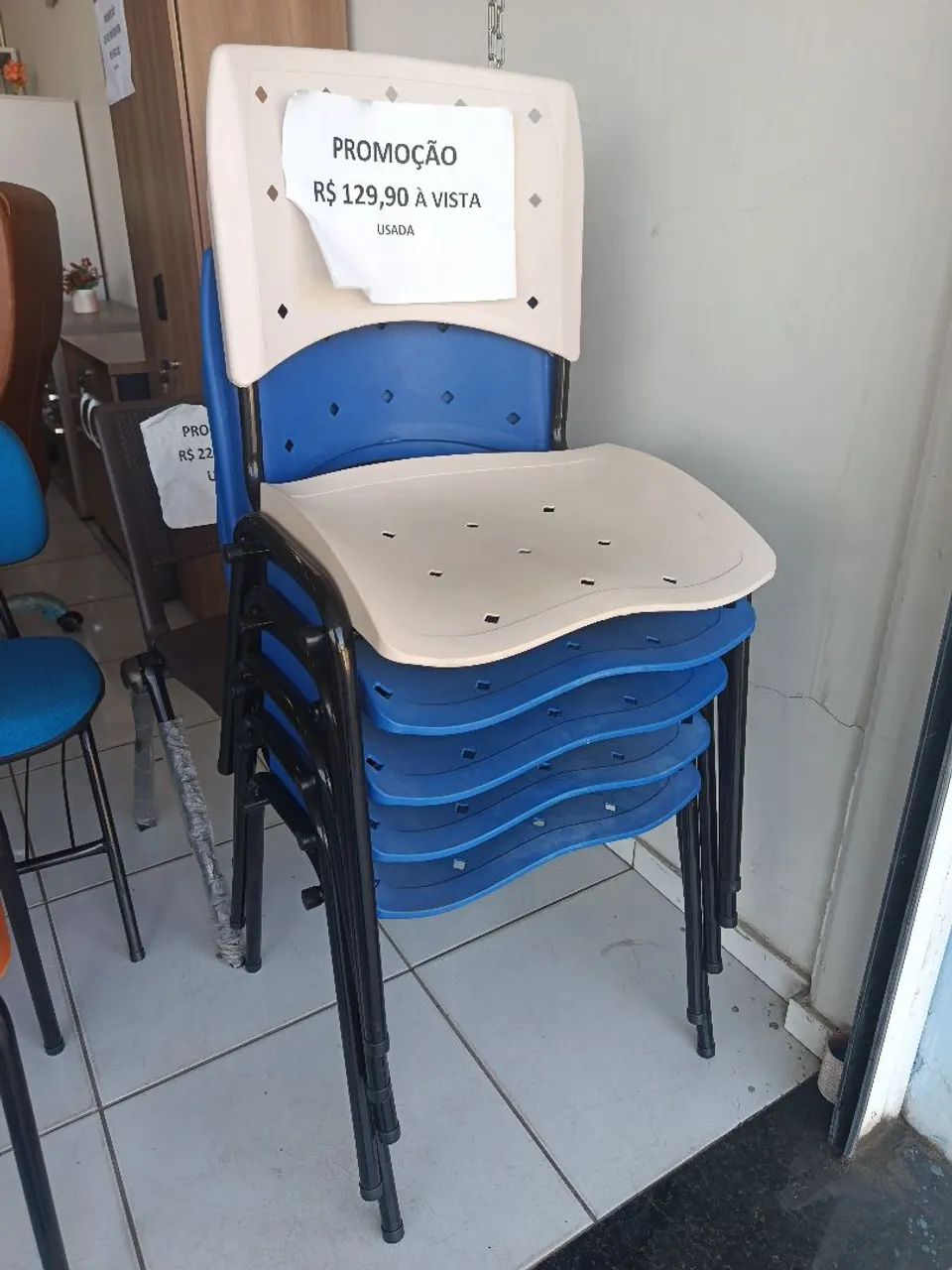 Cadeiras em promoção 