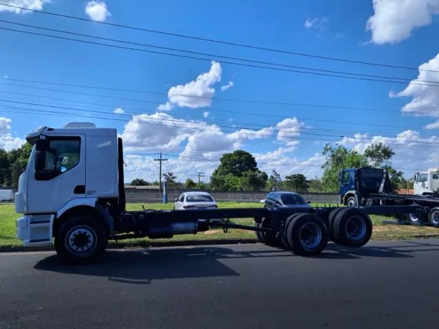 Volvo VM 260 6X2 Chassis - (2008) - Foto 4
