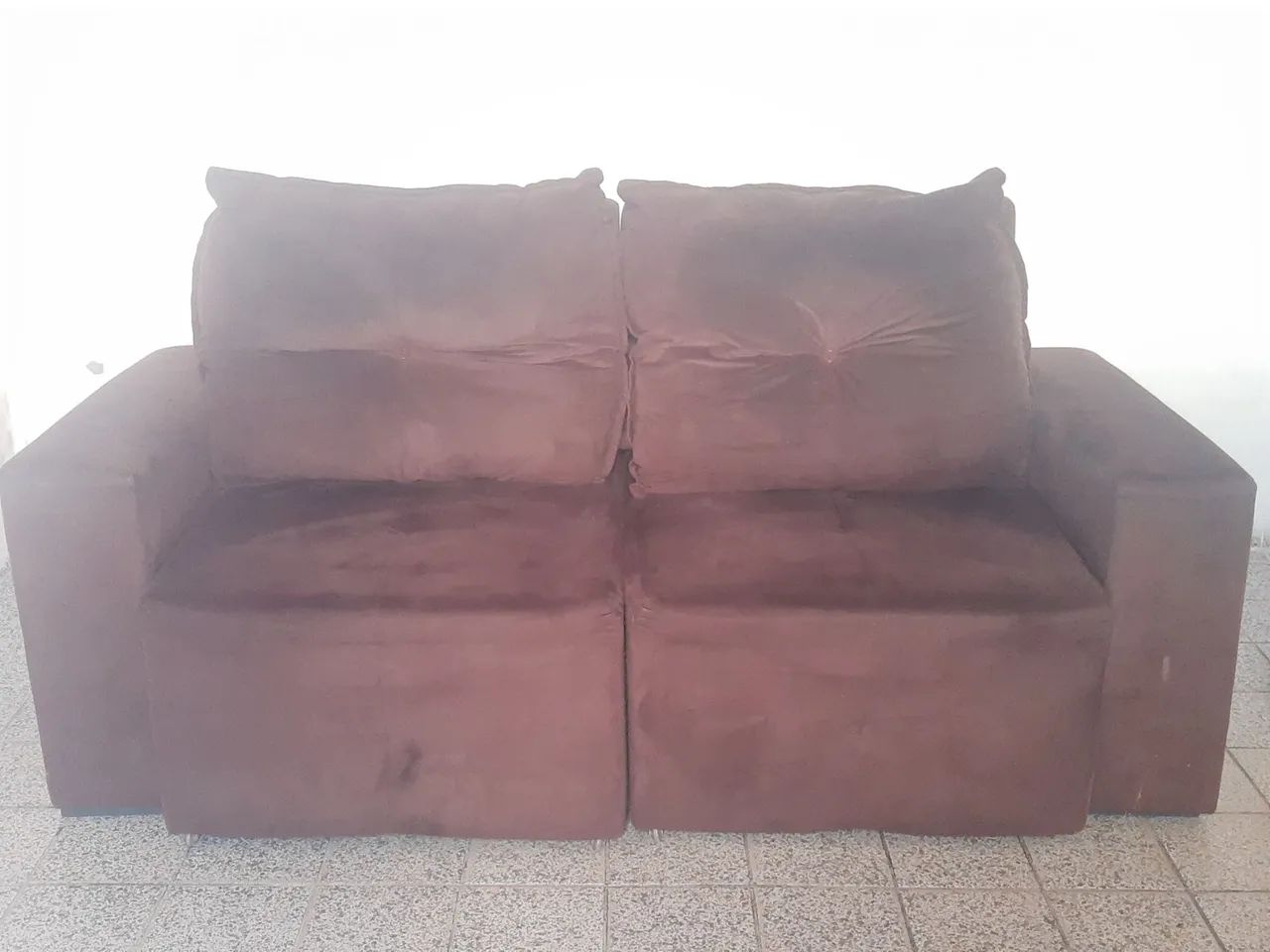 Sofá Retrátil 2 lugares marrom - Conservado - Foto 3