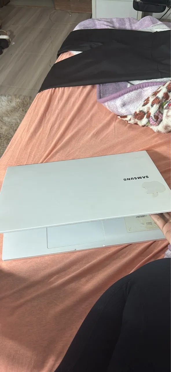 Notebook Samsung Book E20 - 4GB RAM / HD 500GB - Conservado