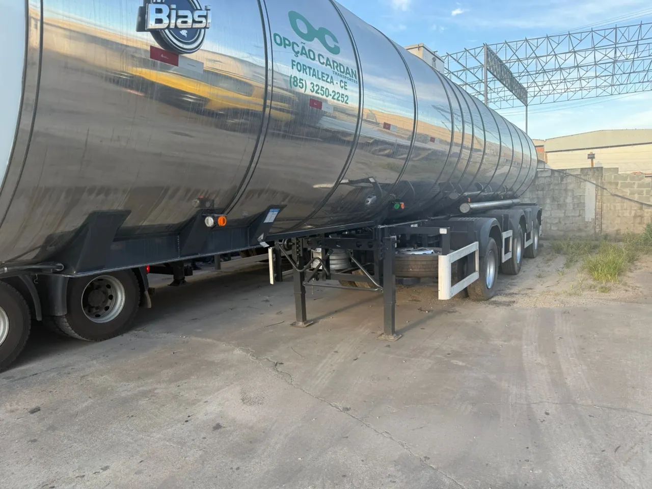 Carreta Tanque Térmica Inox  - Foto 5