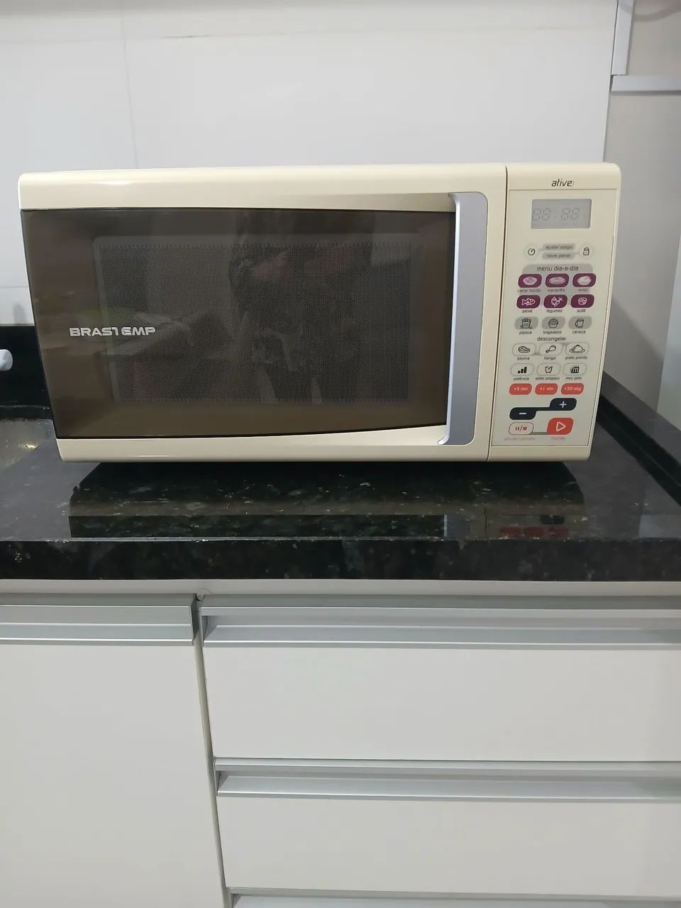 Microondas Brastemp 32 litros - Foto 2