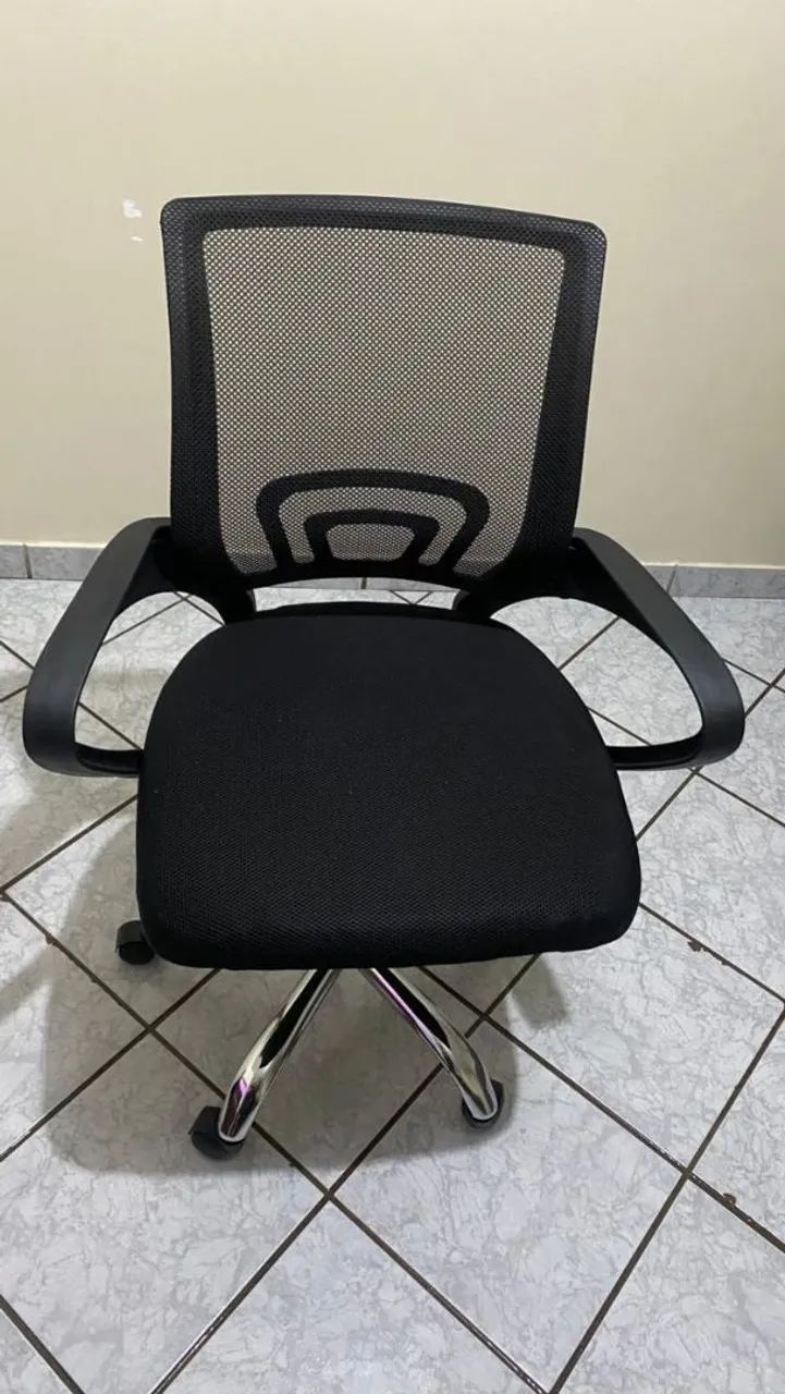 Cadeira nova sem detalhes 