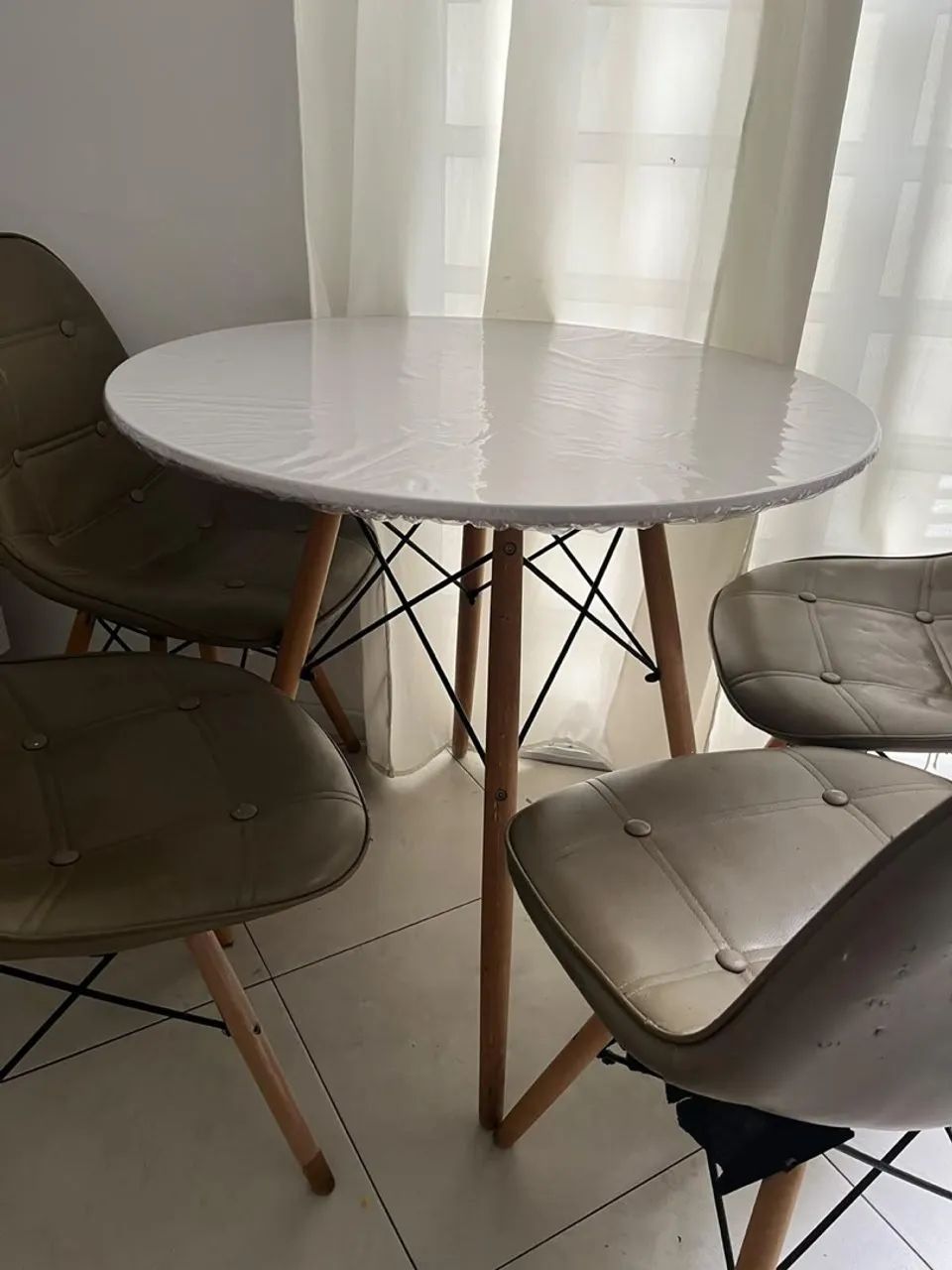 Mesa e cadeiras eames - Foto 3