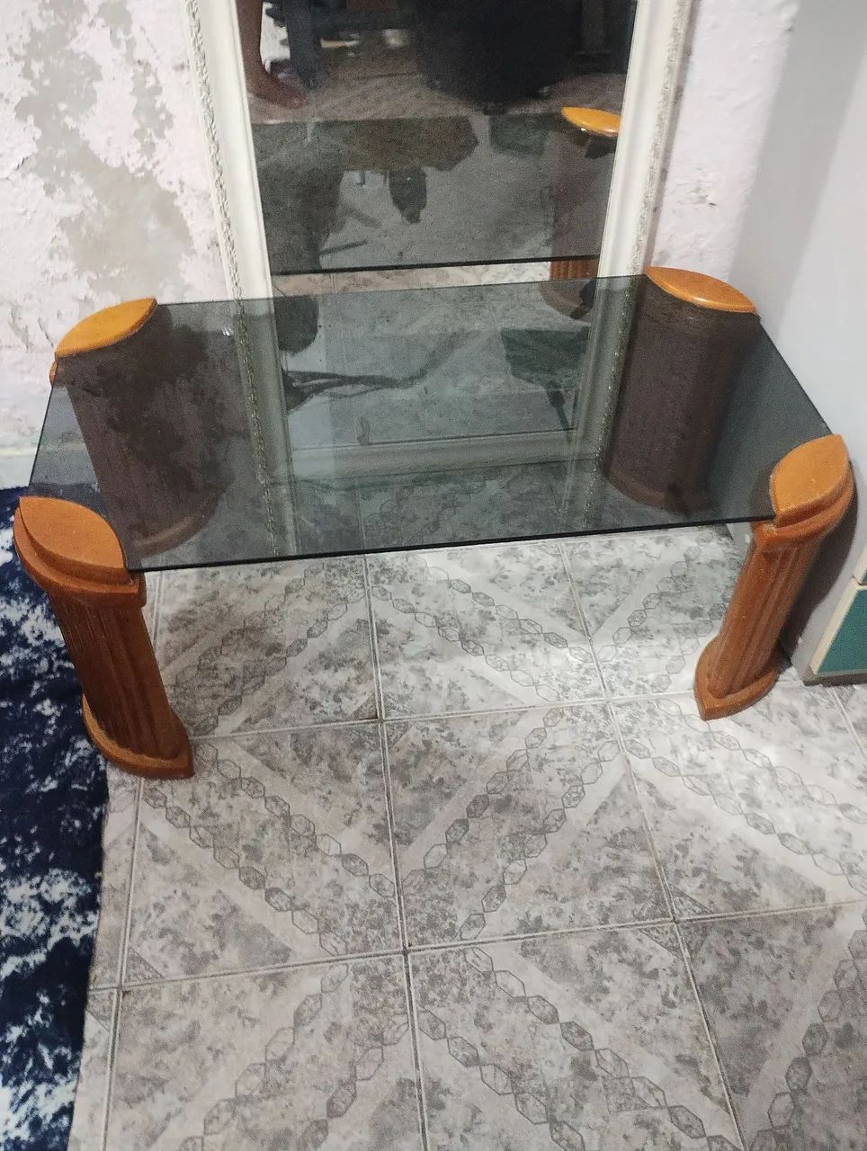 Mesa de vidro com madeira decorada  - Foto 2