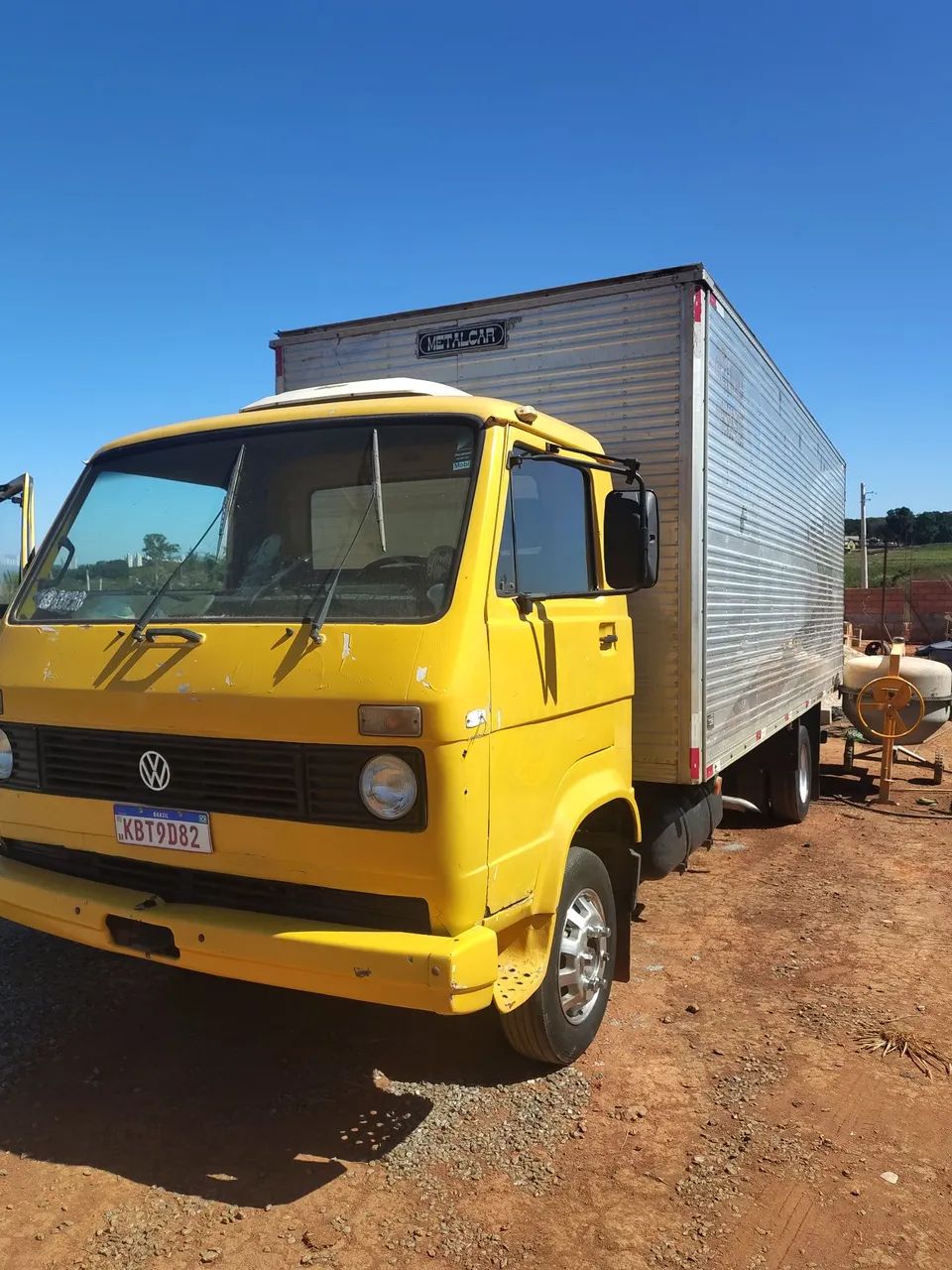 Vendo caminhão 75mil - Foto 4