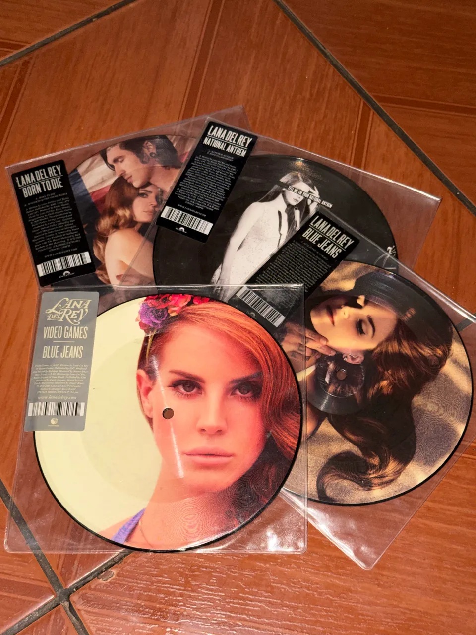 Coleção composta por 7 CDs originais de Lana Del Rey. - CDs, DVDs