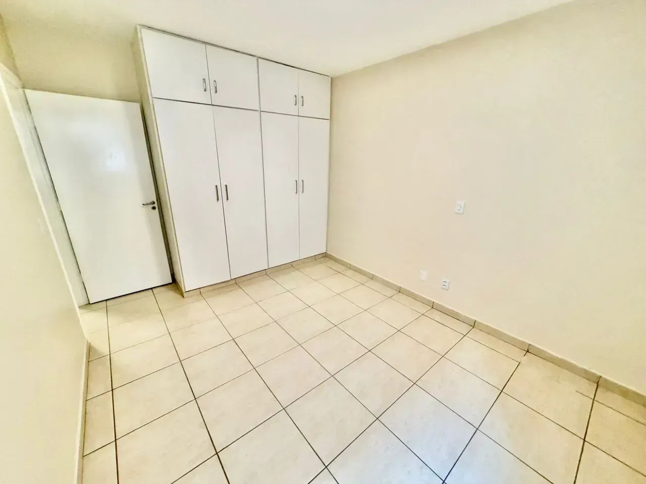 Apto Edificio Leão XIII no Setor Oeste, possui 173m2 com 4 quartos sendo 1 suíte , Sala Gr - Foto 3