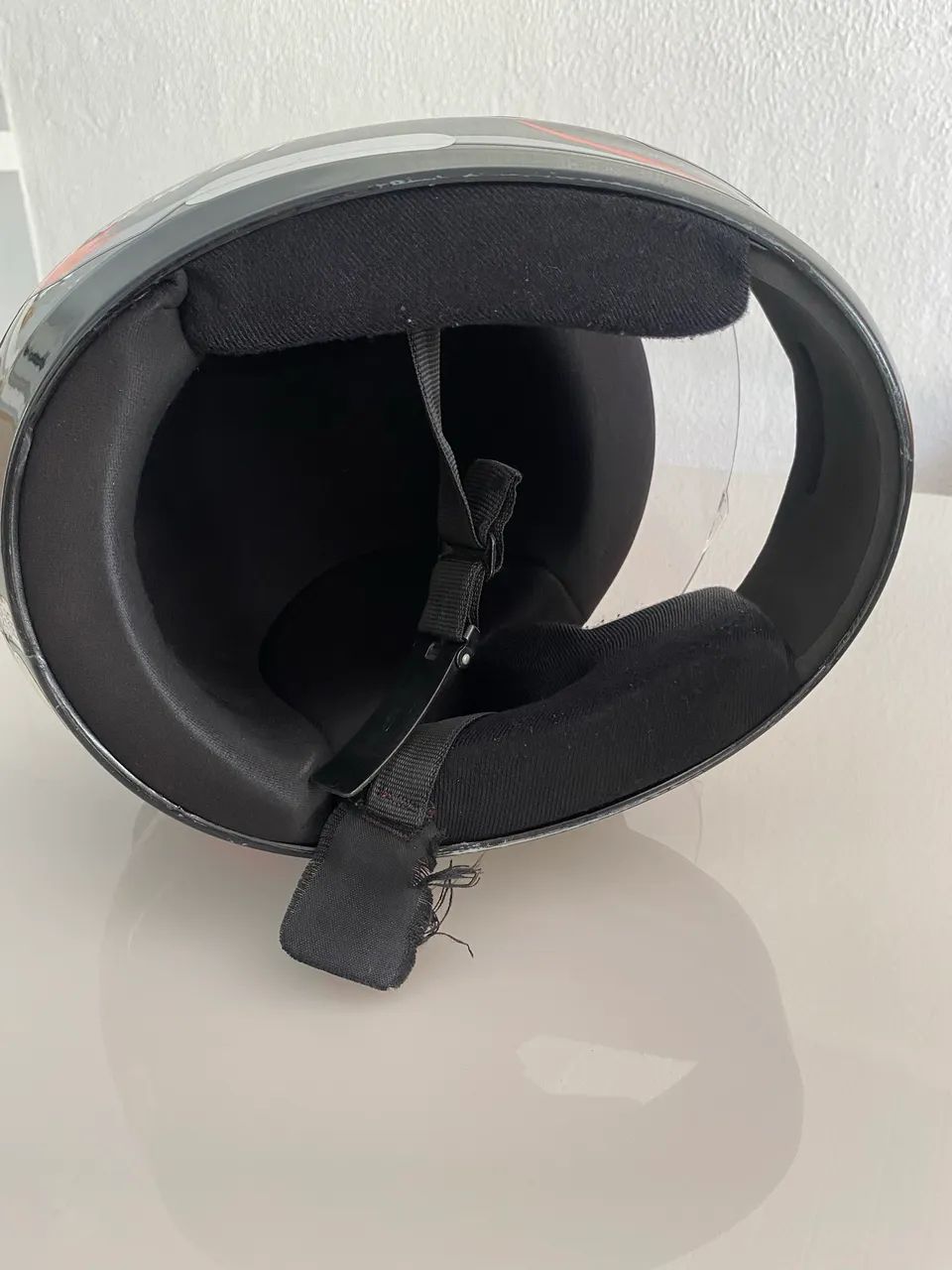 Vende-se capacete tamanho 60 - Foto 2