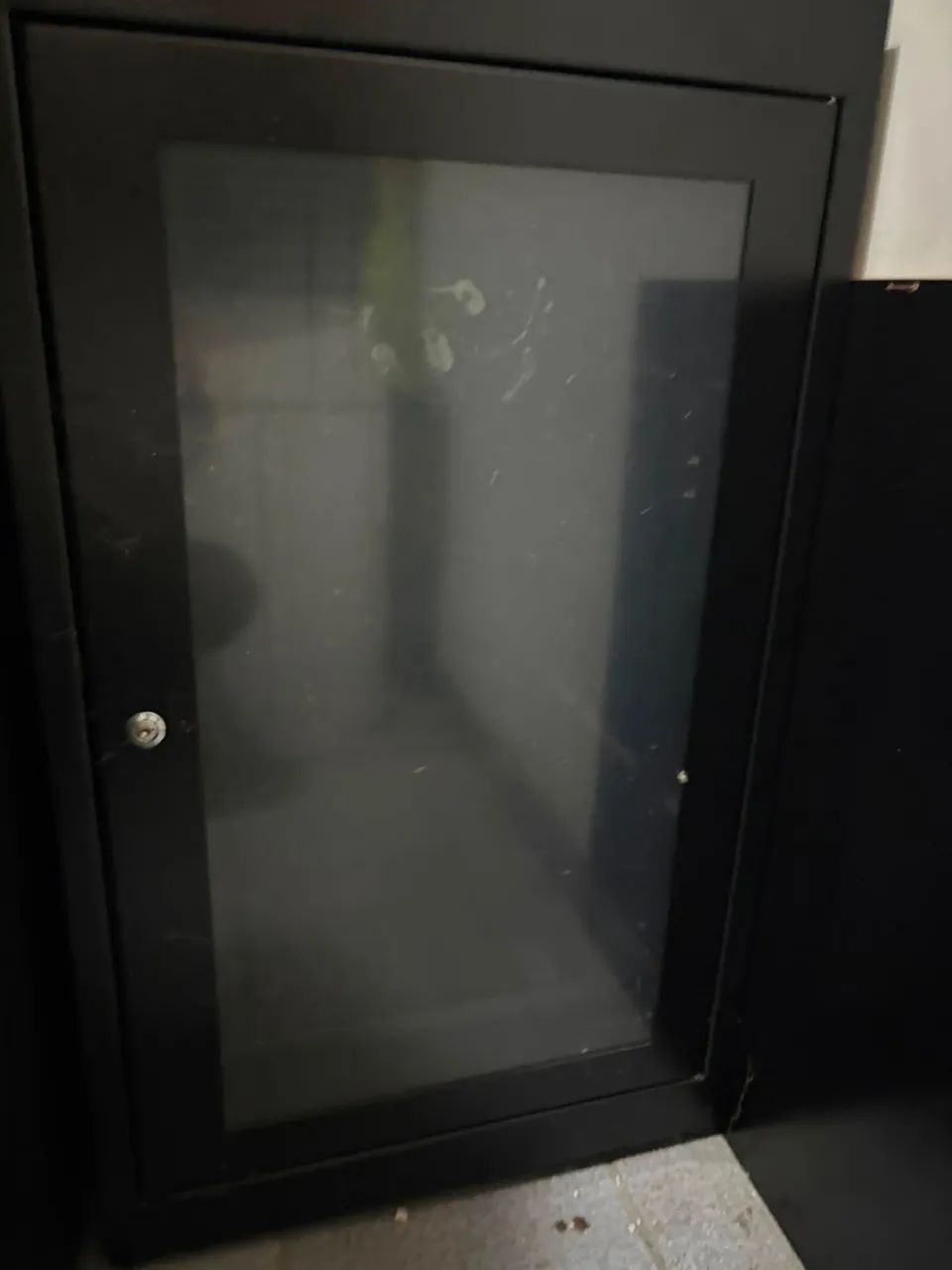 Mini Rack Servidor 12U 19? Parede - Porta de Vidro com chave 