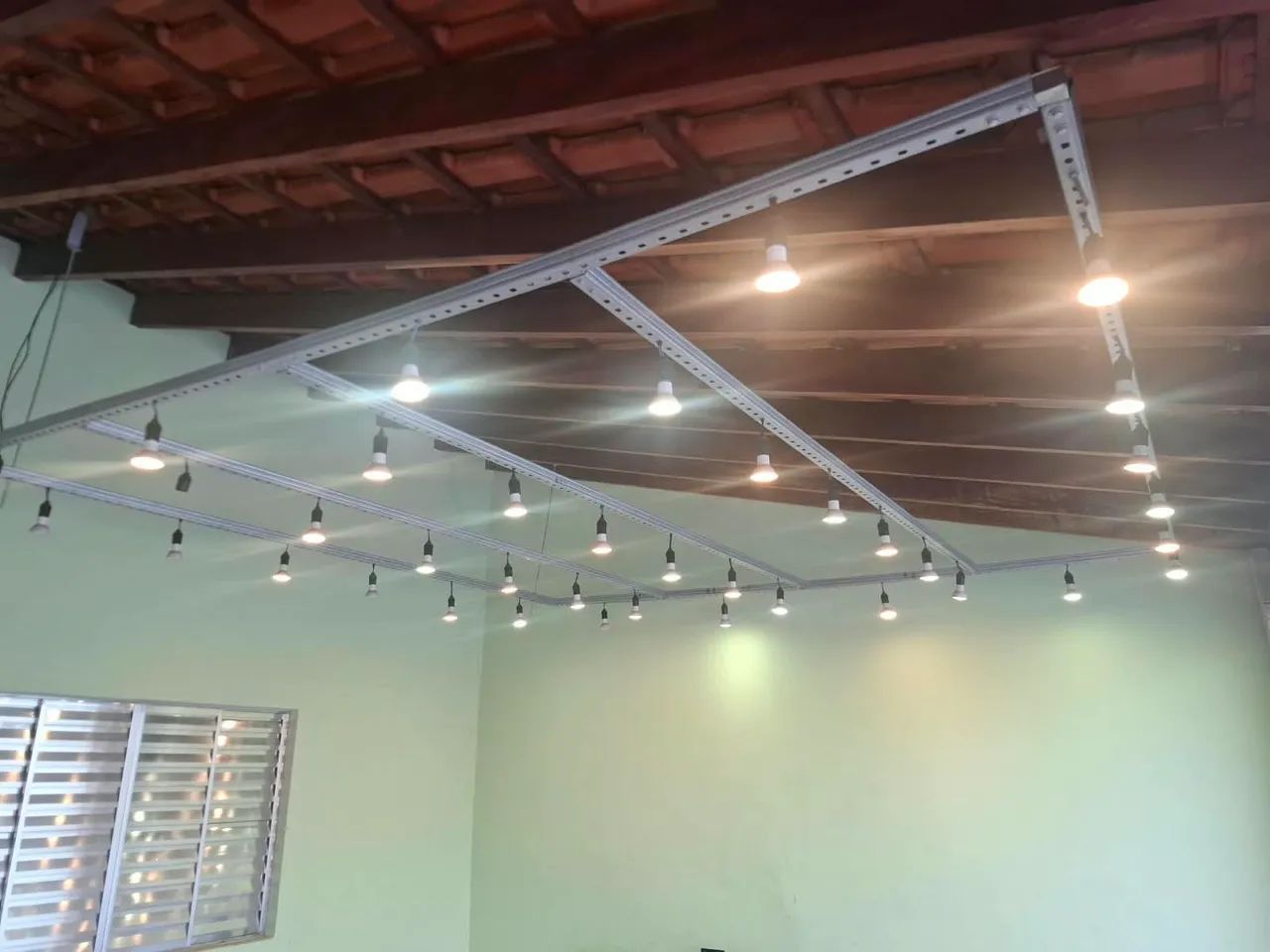 Perfilado com luzes - Foto 2