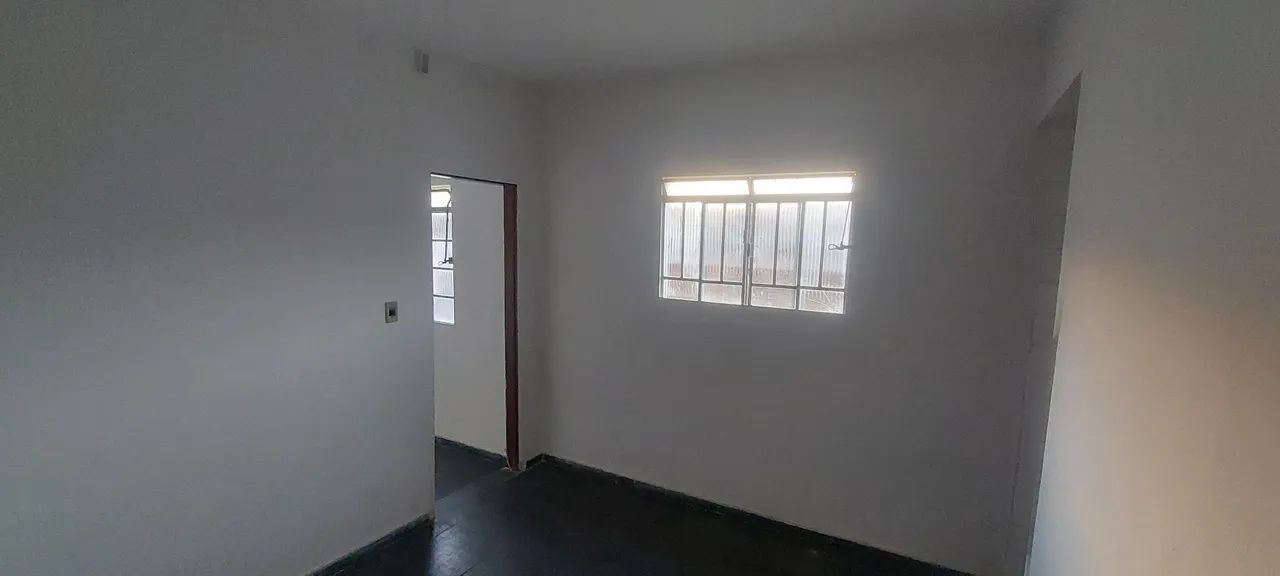 Alugo um barracão com 1 quarto e uma casa com 2 quartos - Foto 5