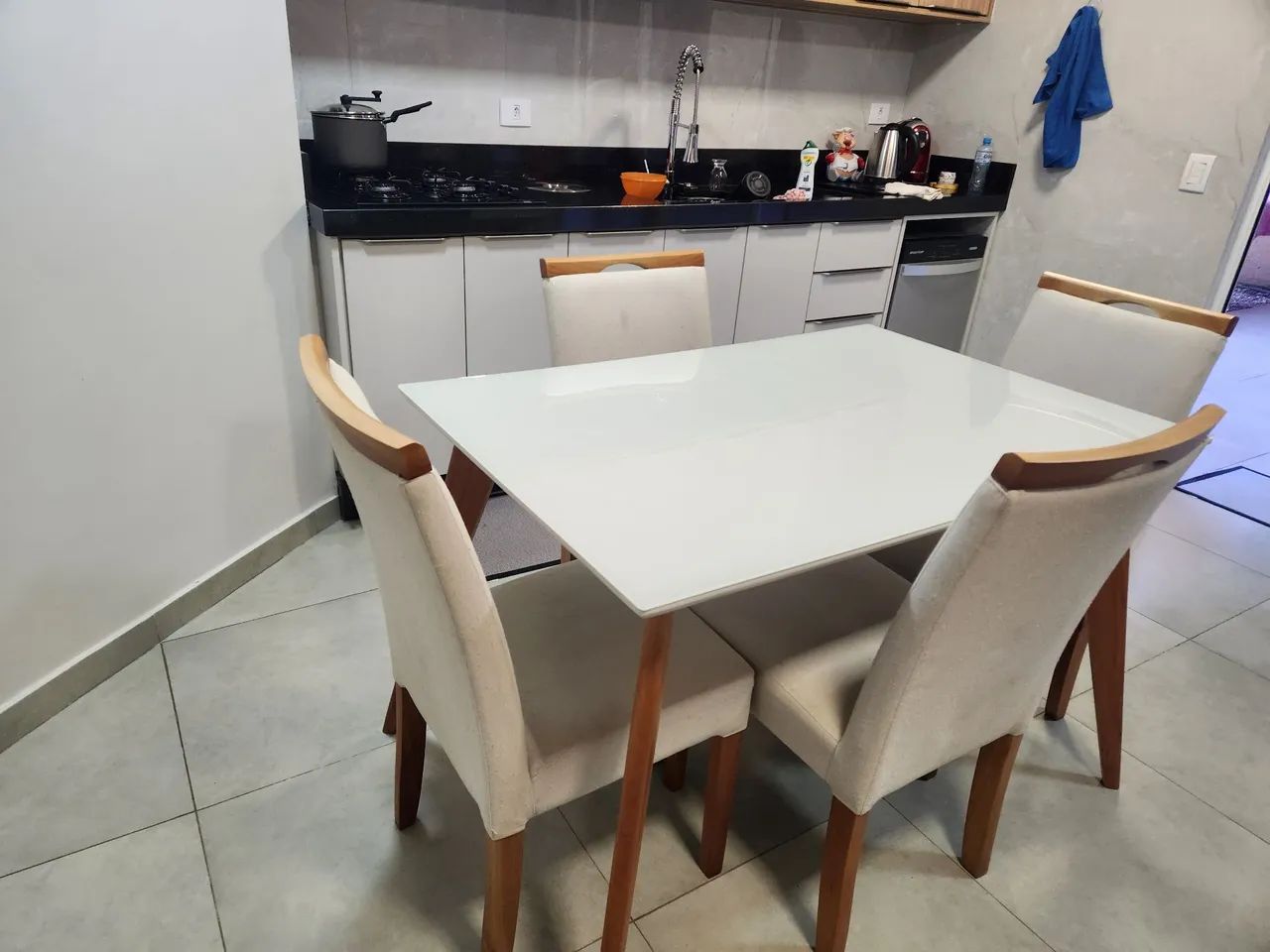 Mesa com 4 cadeiras - Foto 3