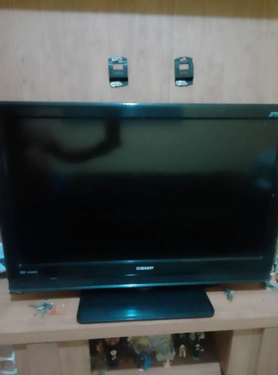Televisão Semp Toshiba pra retirada de peças