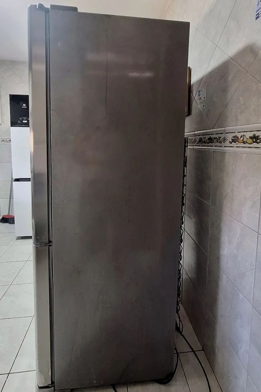 Geladeira Eletrolux inox 454 litros - Foto 2