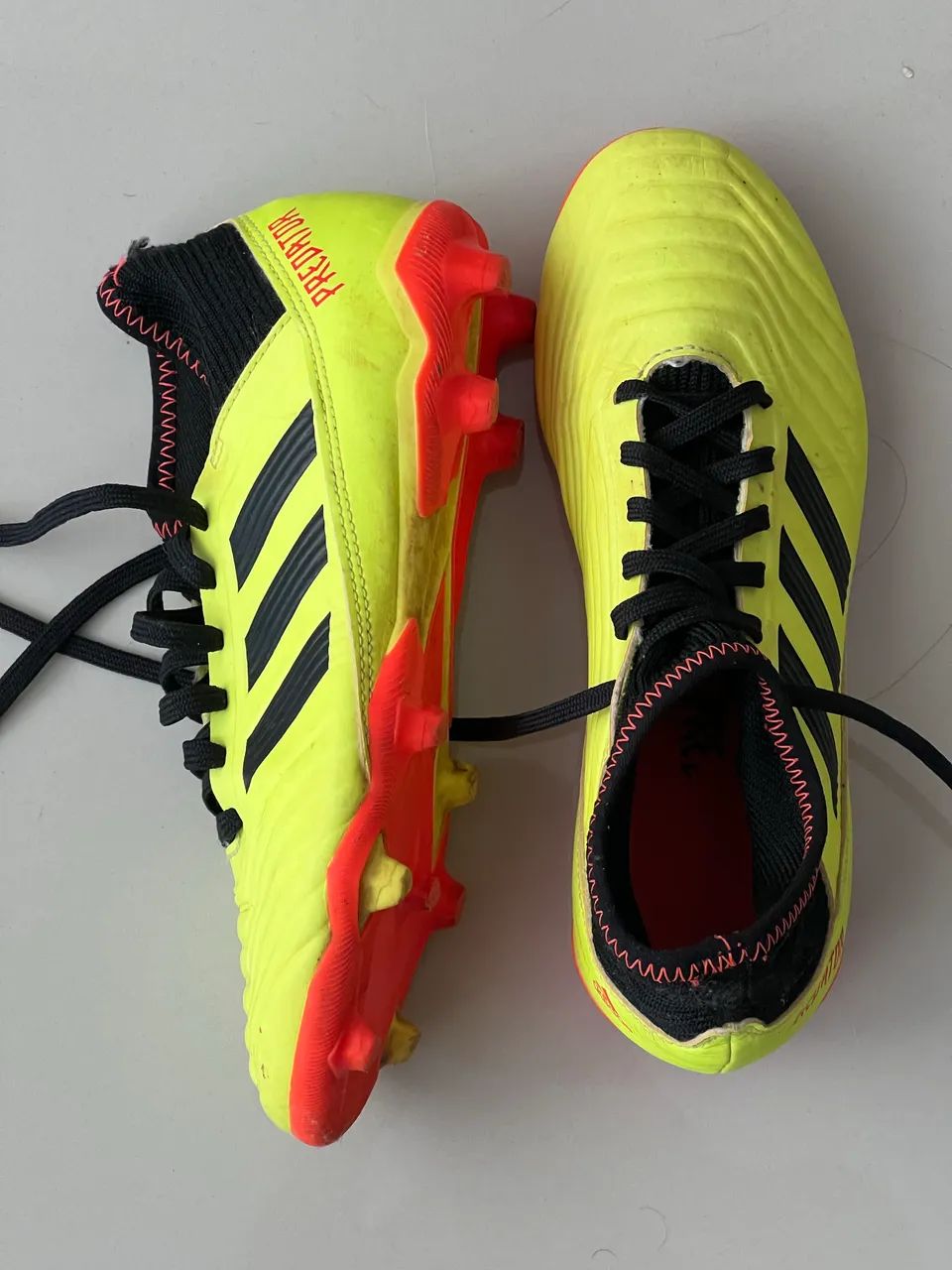 Chuteira predator amarelo tamanho 35 - Foto 2