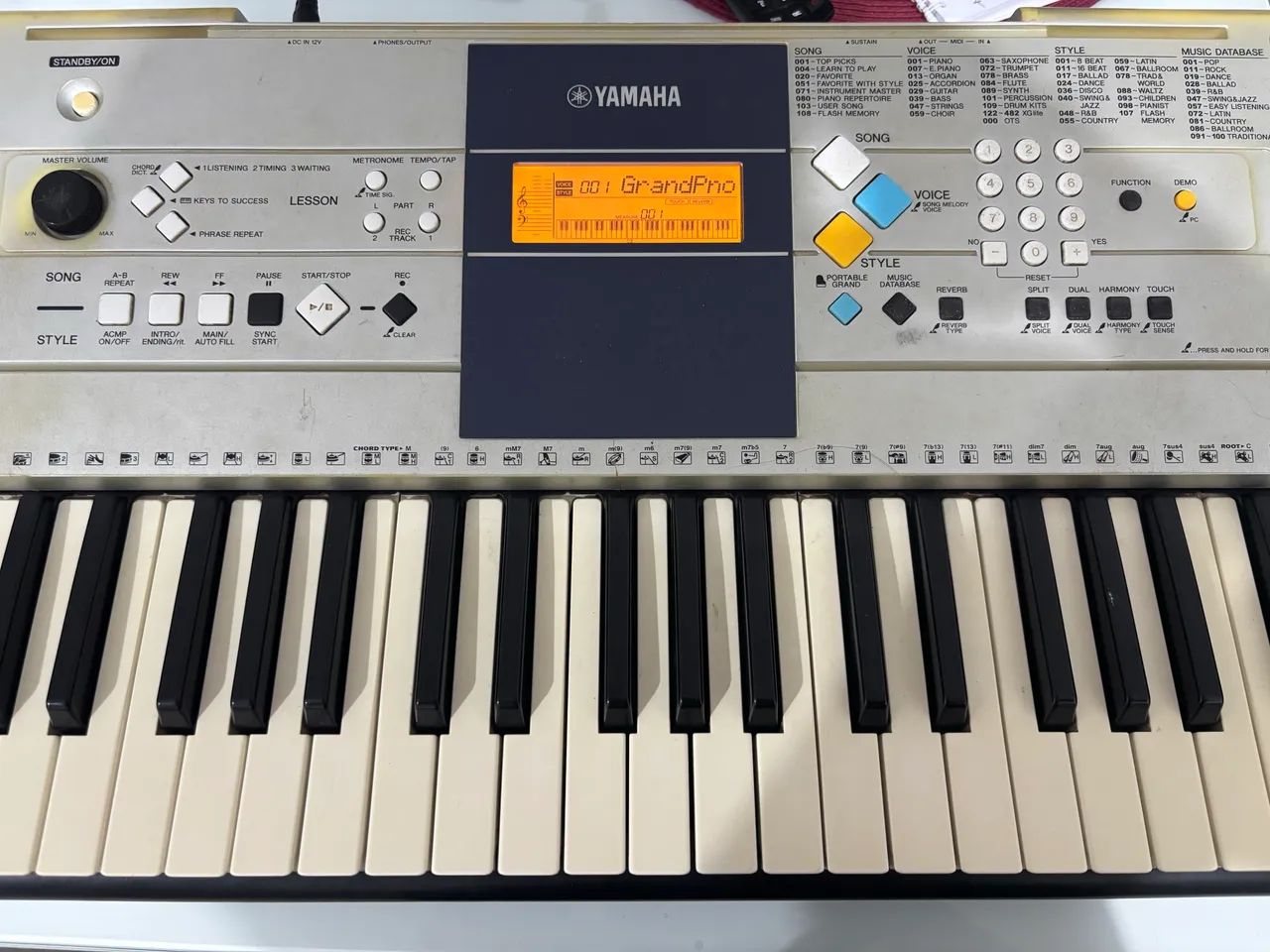 Teclado Yamaha PSR-E323 - Foto 4