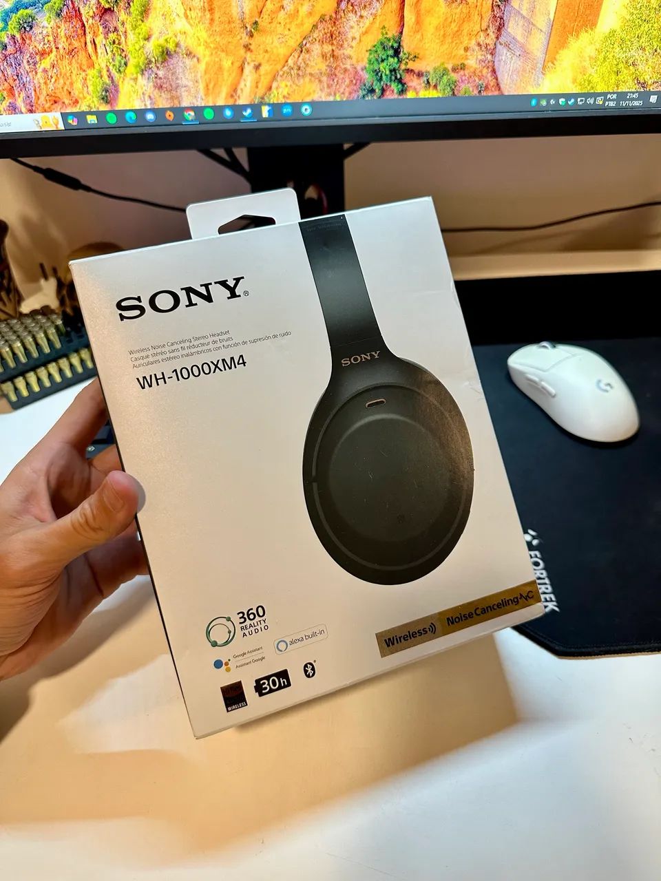 Fone de ouvido over-ear sem fio Sony 1000X Series WH-1000XM4 NOISE CANCELING muito novo 