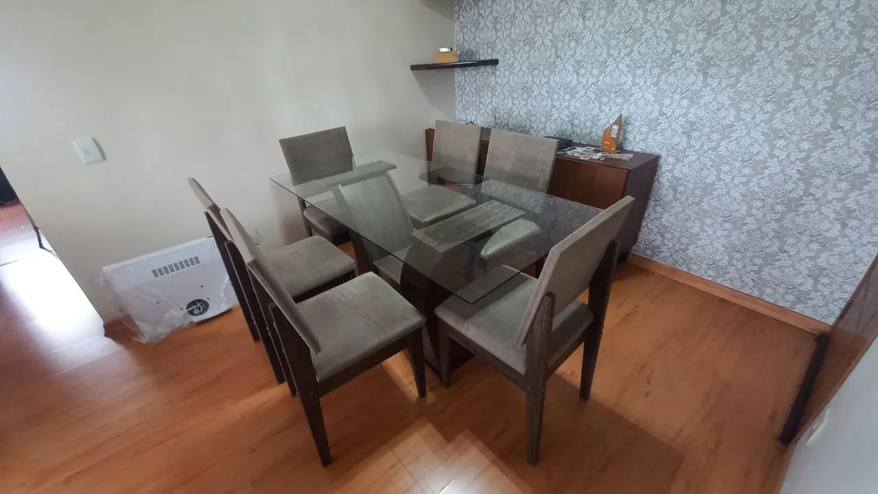 MESA DE JANTAR COM CADEIRAS 